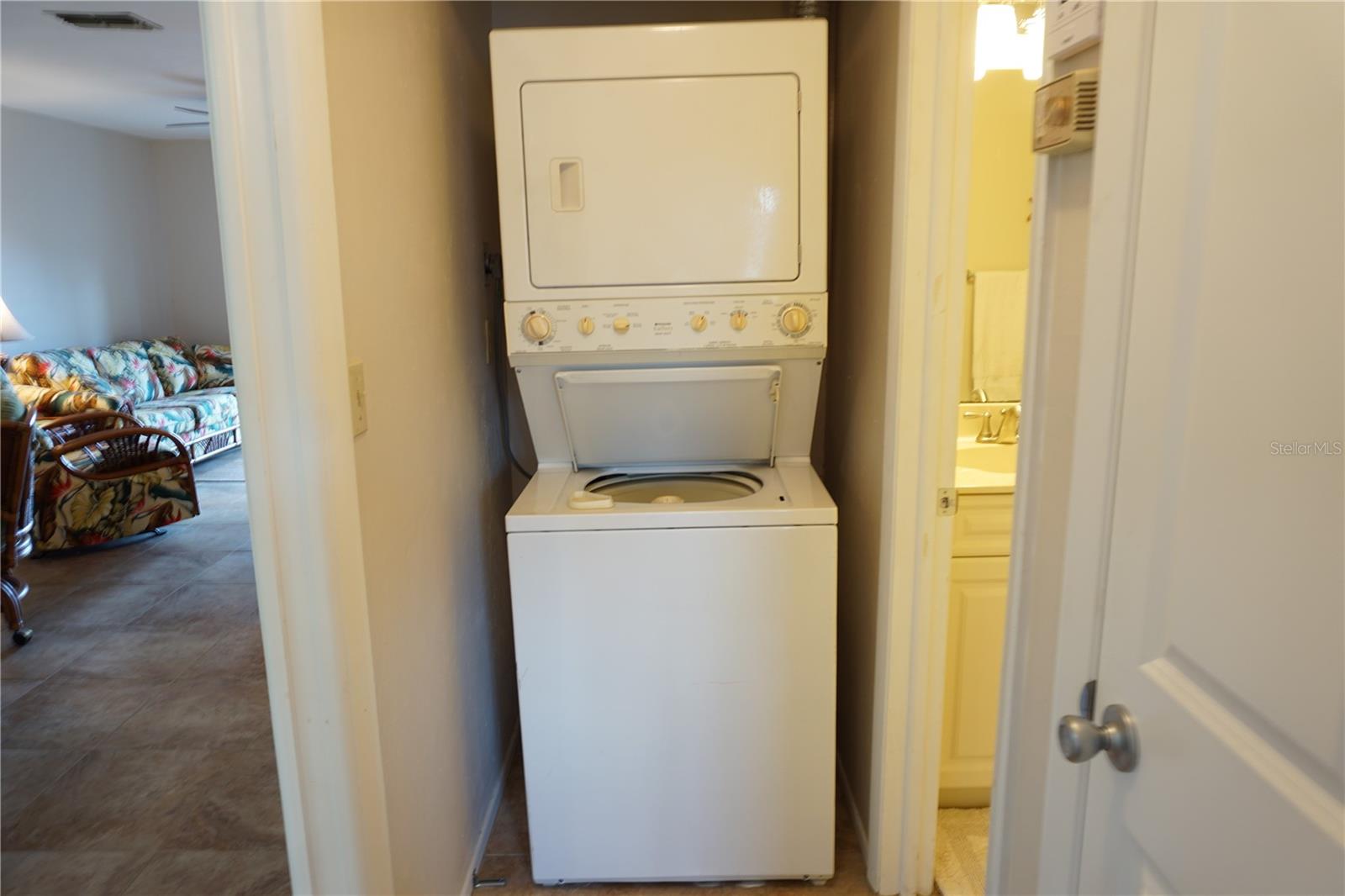 Image 20 of 46 For 25275 Rampart Boulevard 1404