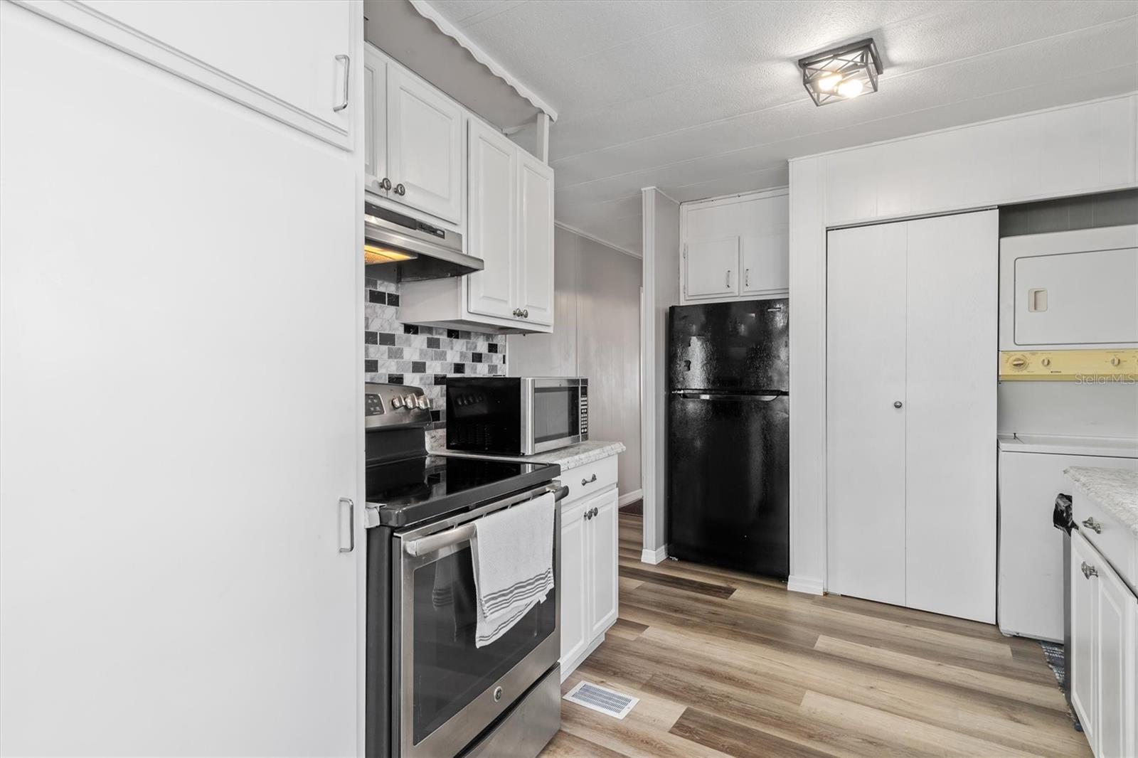 Image 11 of 36 For 8320 Riverside Drive 75