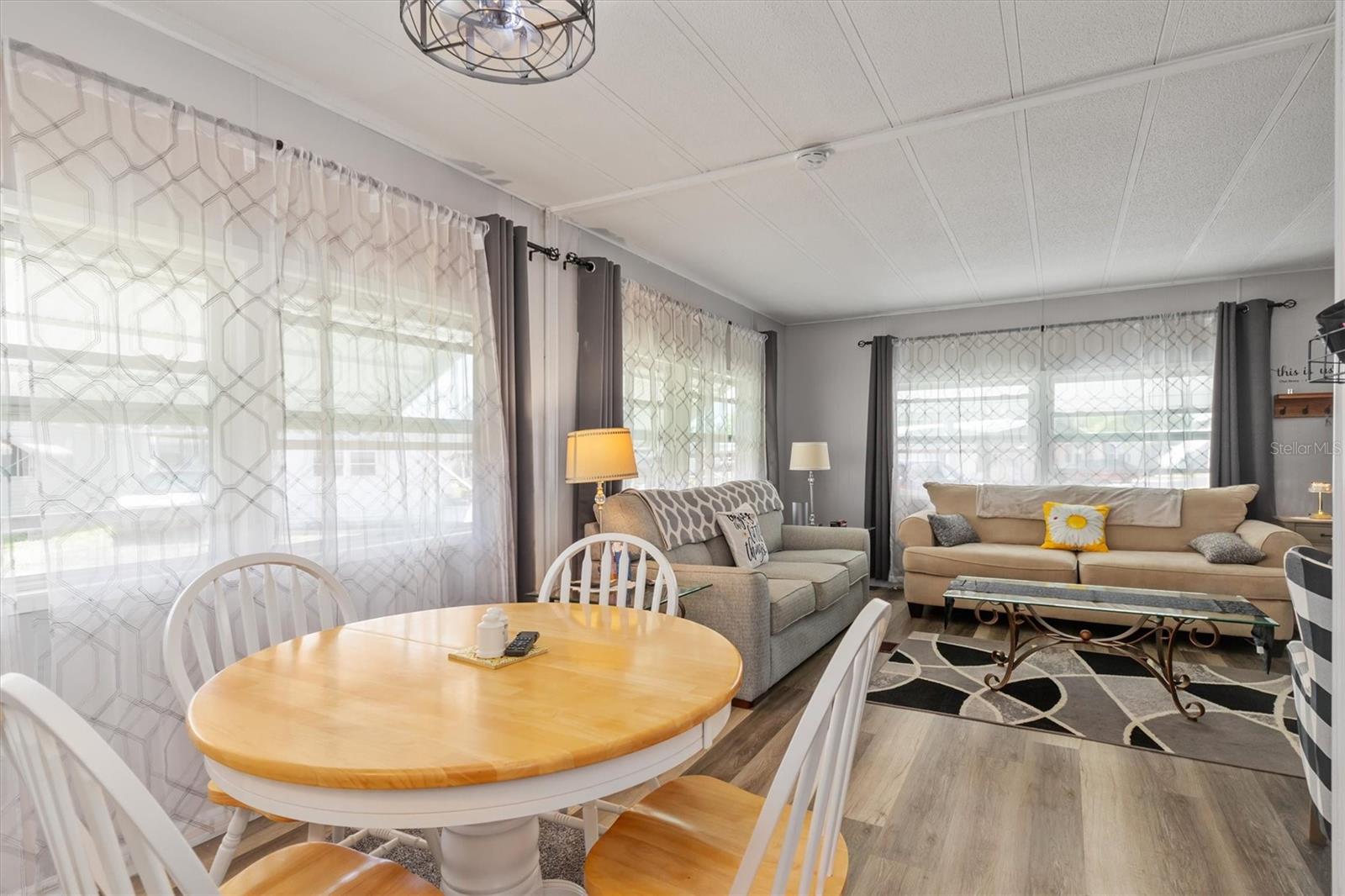 Image 12 of 36 For 8320 Riverside Drive 75