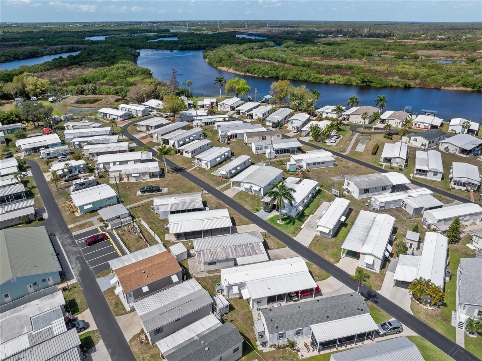 Image 31 of 36 For 8320 Riverside Drive 75