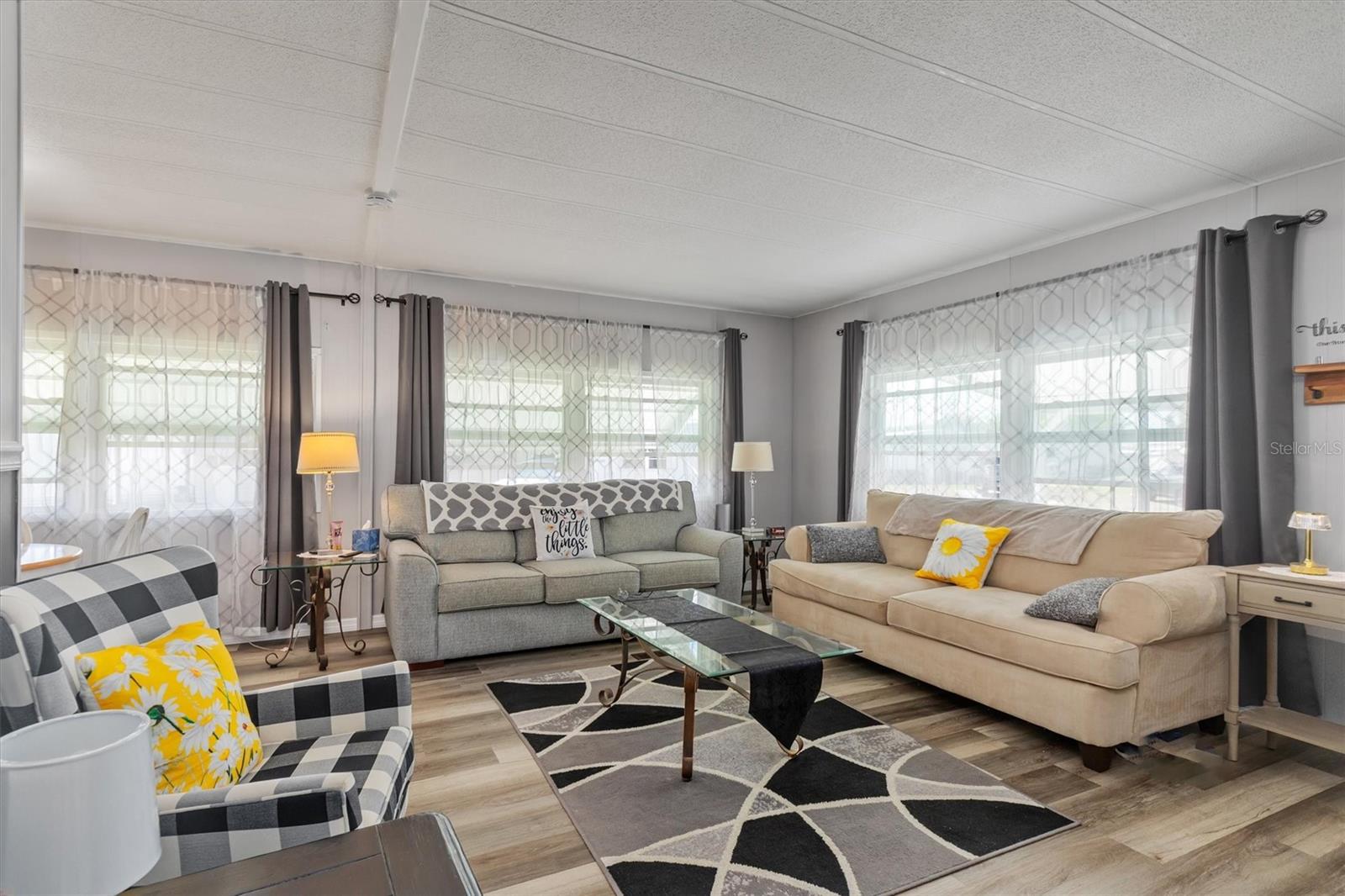 Image 7 of 36 For 8320 Riverside Drive 75