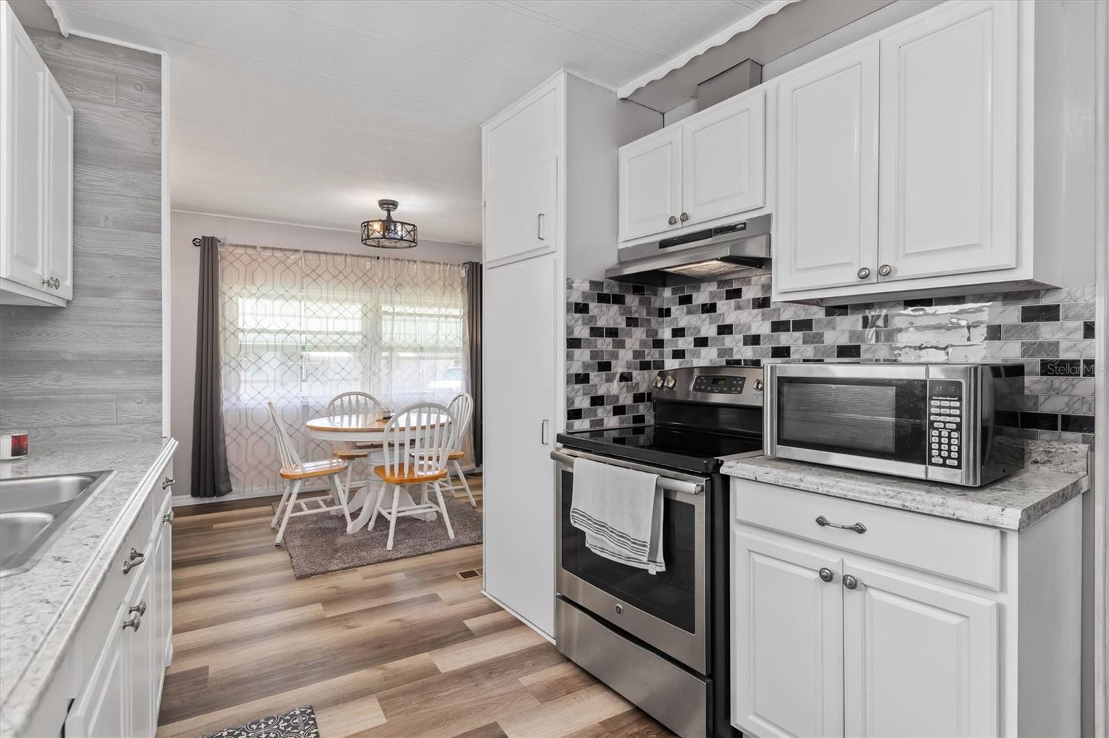 Image 9 of 36 For 8320 Riverside Drive 75