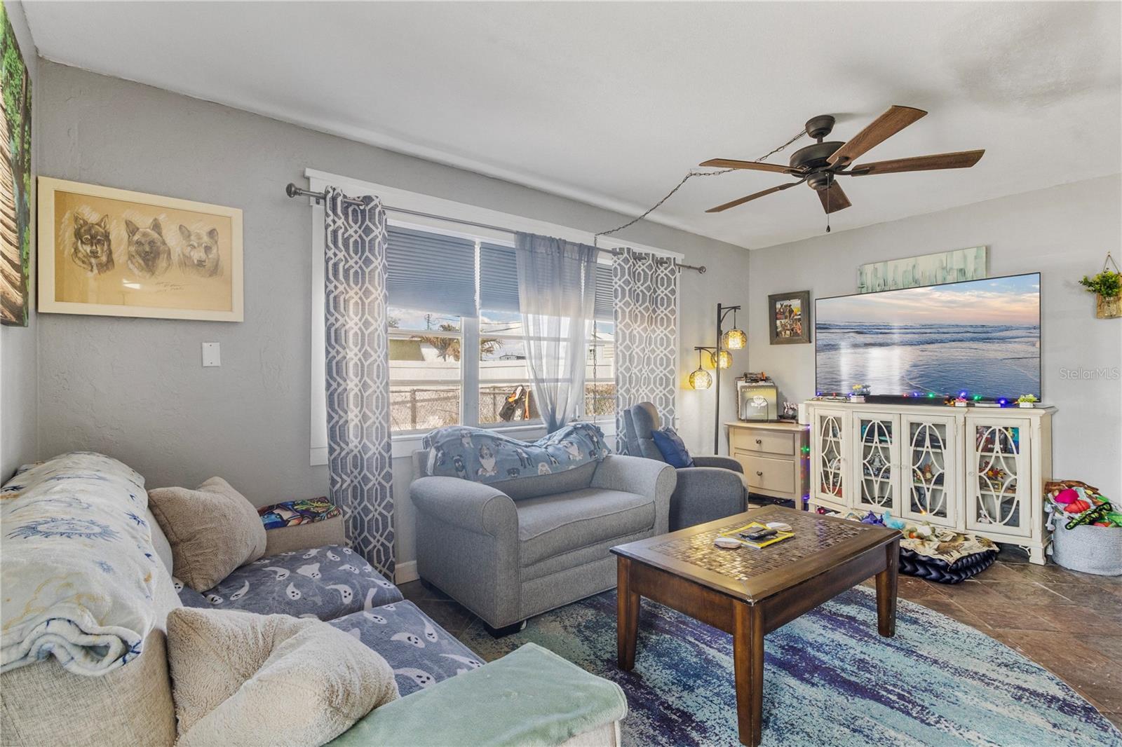 Image 3 of 20 For 21322 Austin Avenue