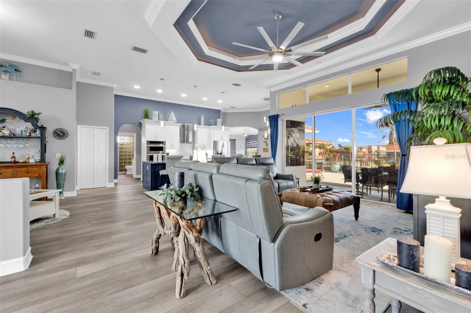 Image 10 of 90 For 360 Capri Isles Court