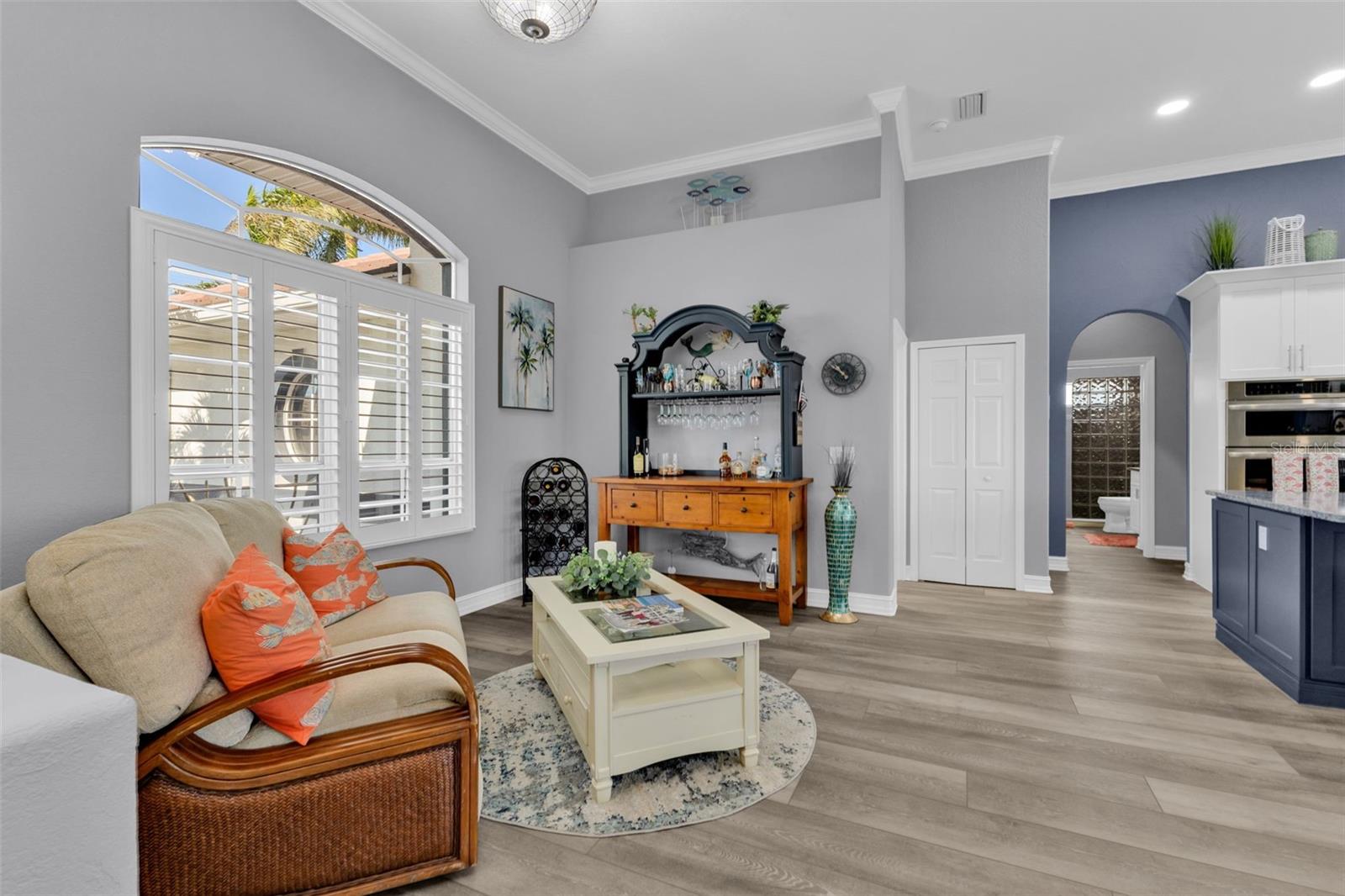 Image 11 of 90 For 360 Capri Isles Court