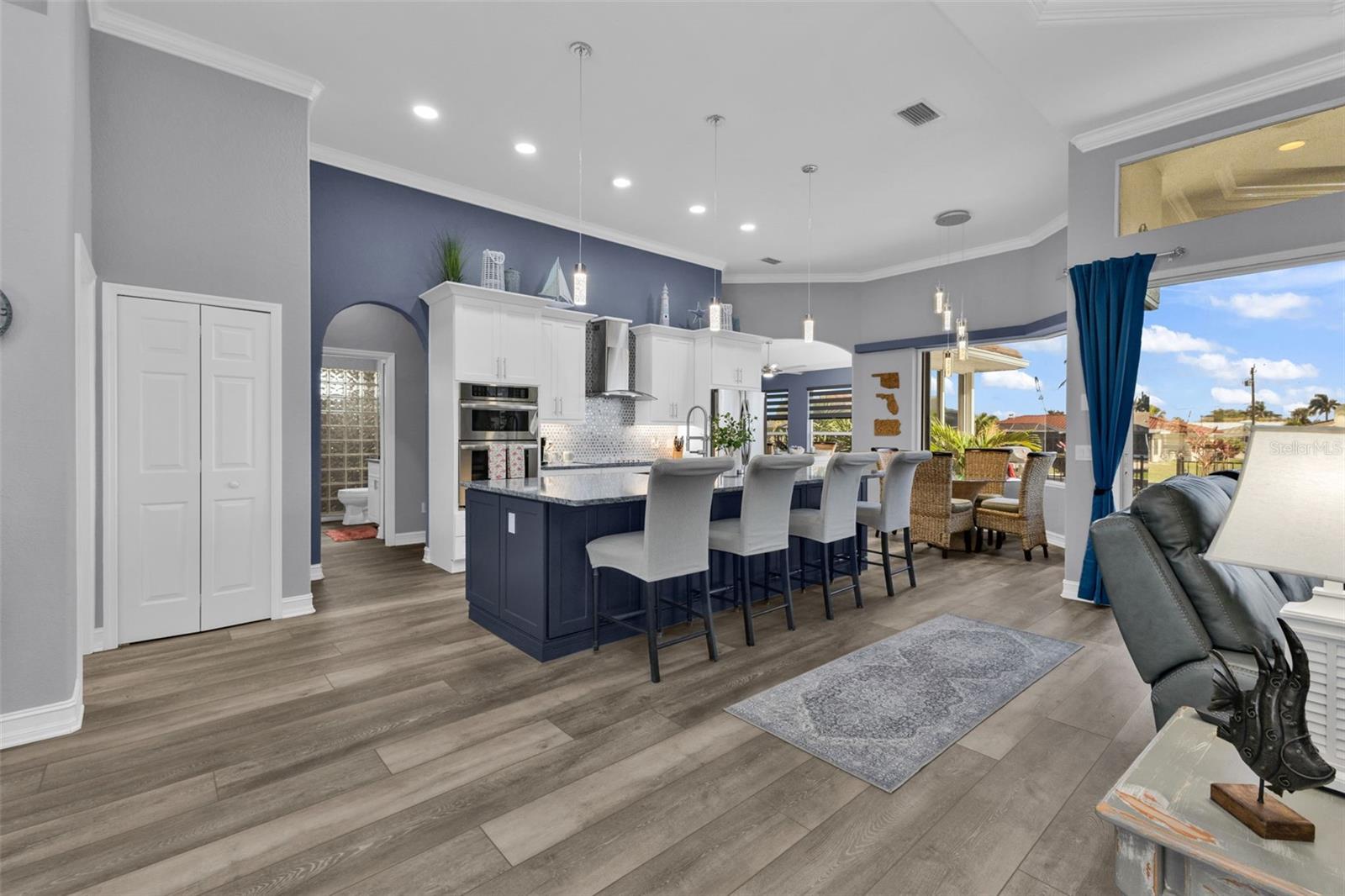 Image 17 of 90 For 360 Capri Isles Court