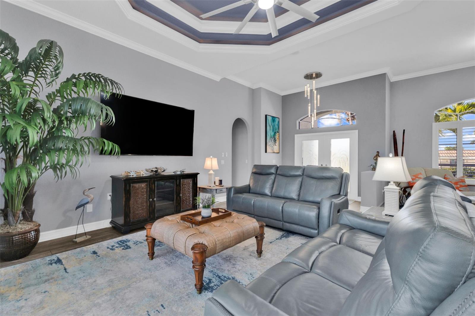 Image 22 of 90 For 360 Capri Isles Court