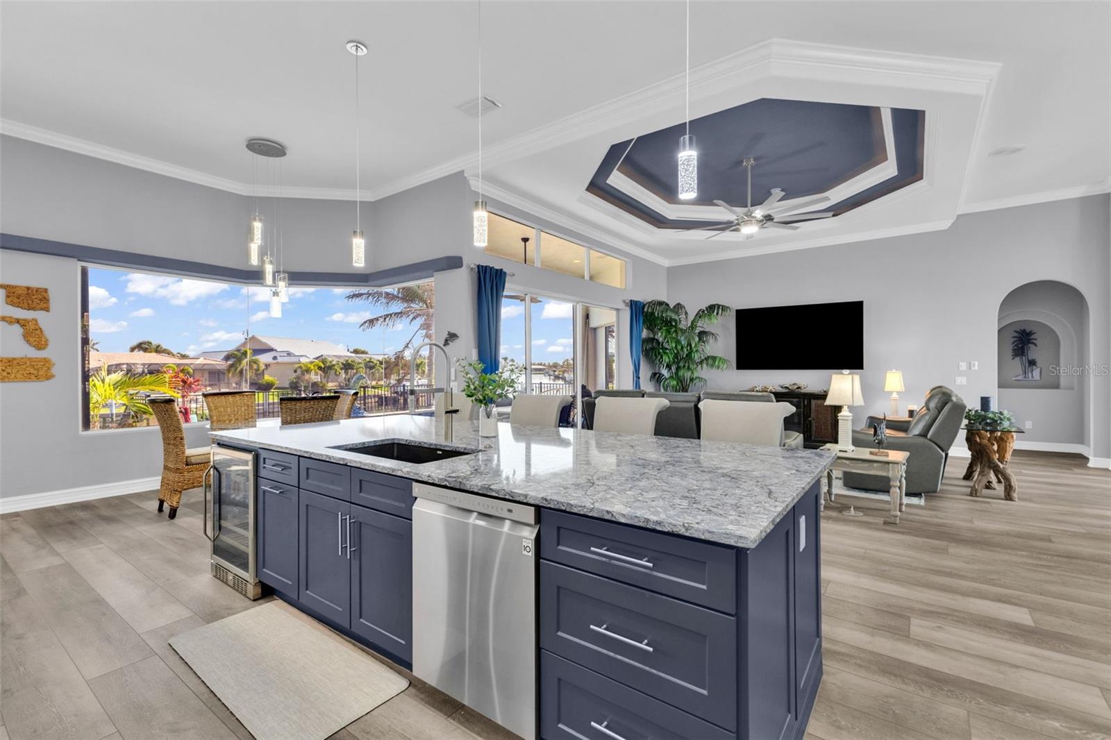 Image 27 of 90 For 360 Capri Isles Court