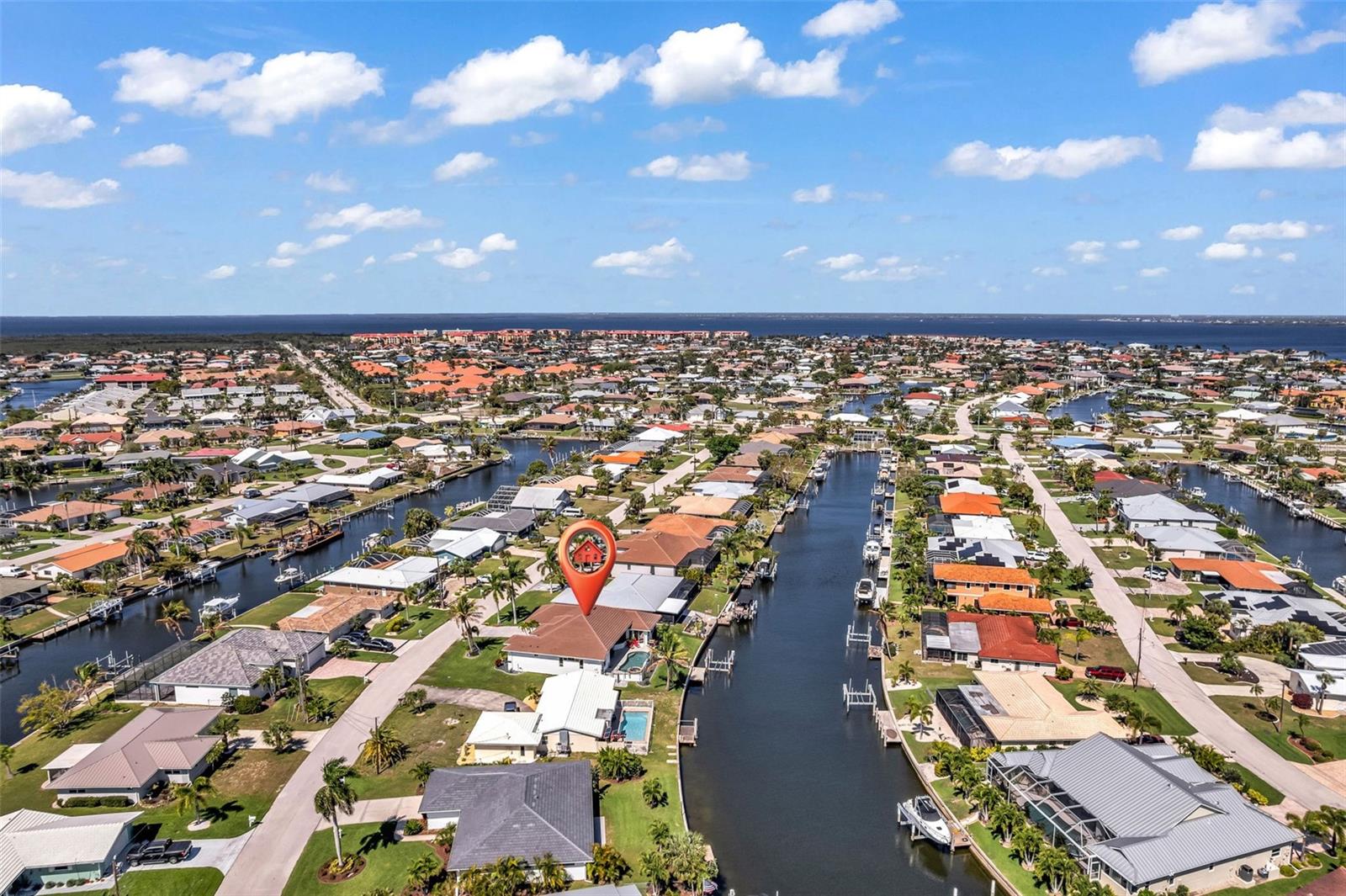 Image 4 of 90 For 360 Capri Isles Court