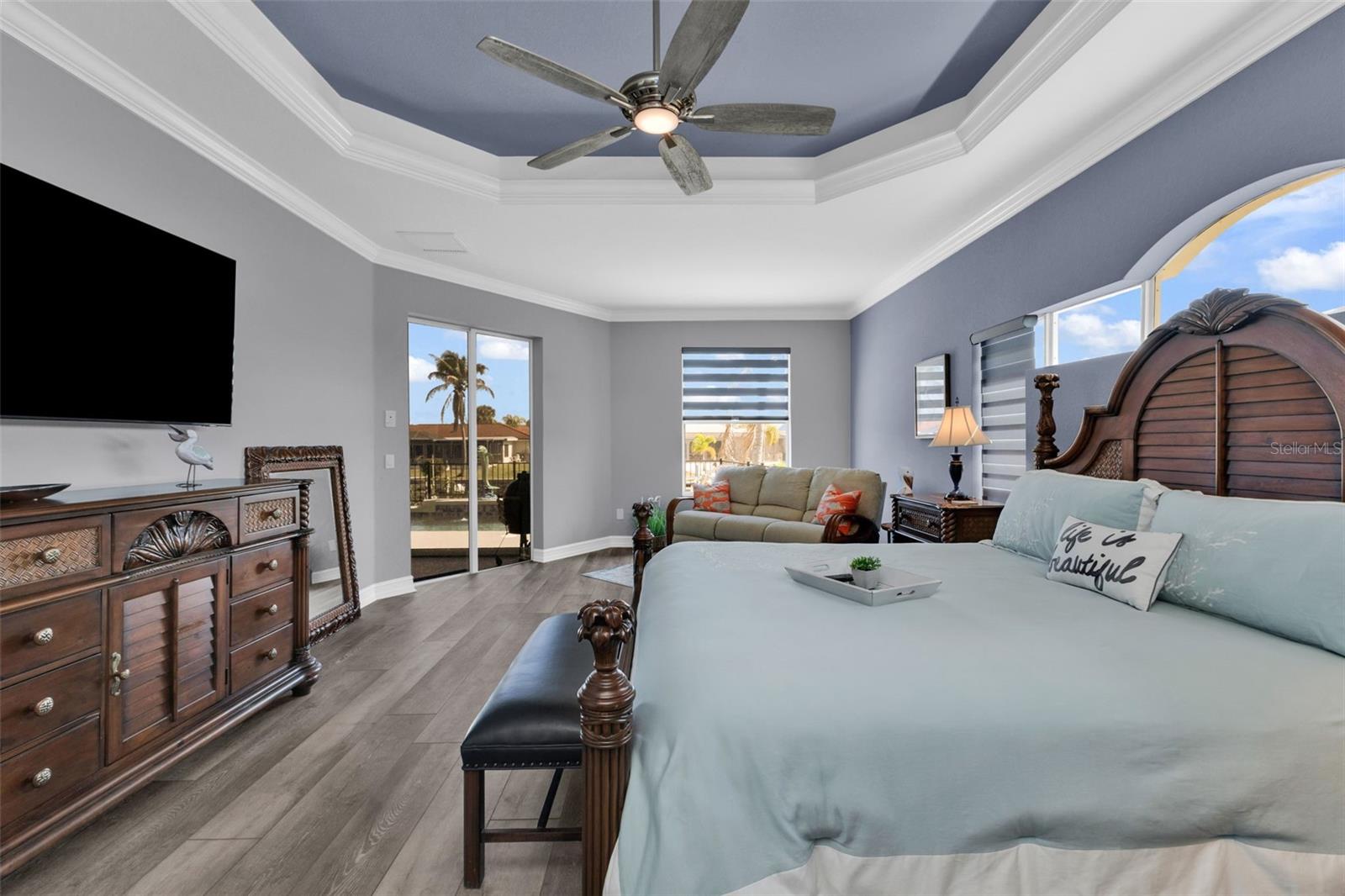 Image 52 of 90 For 360 Capri Isles Court