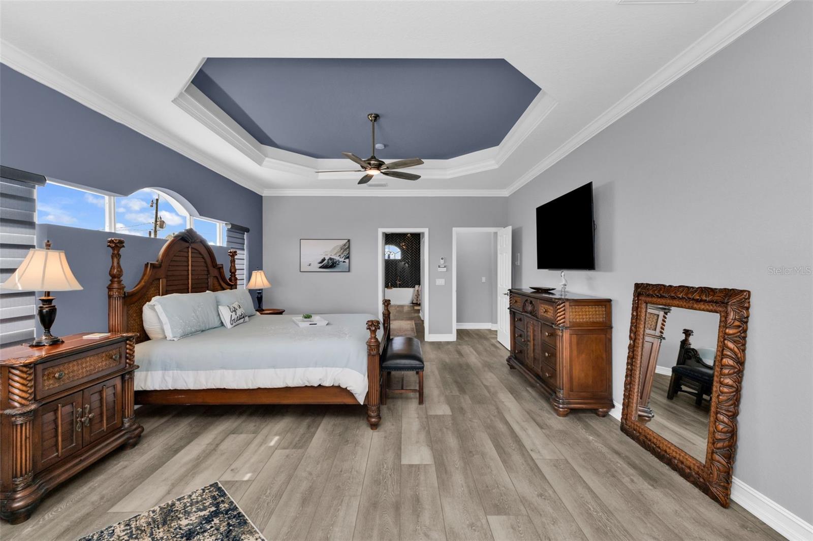 Image 54 of 90 For 360 Capri Isles Court