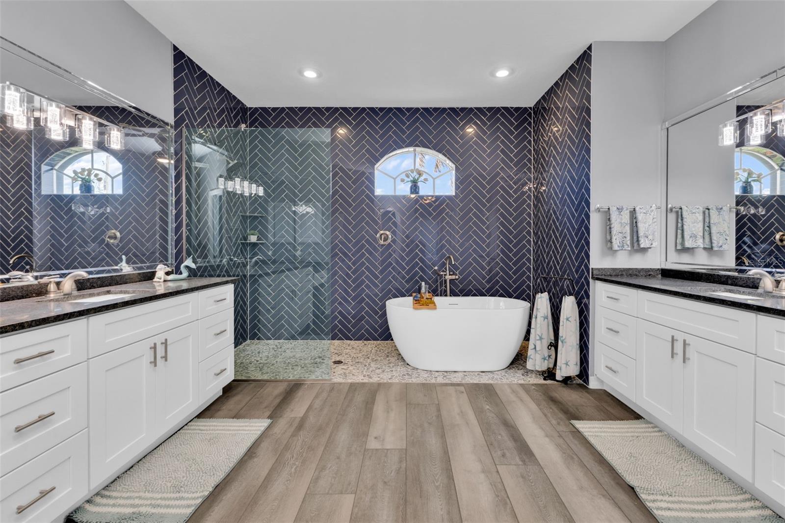 Image 61 of 90 For 360 Capri Isles Court