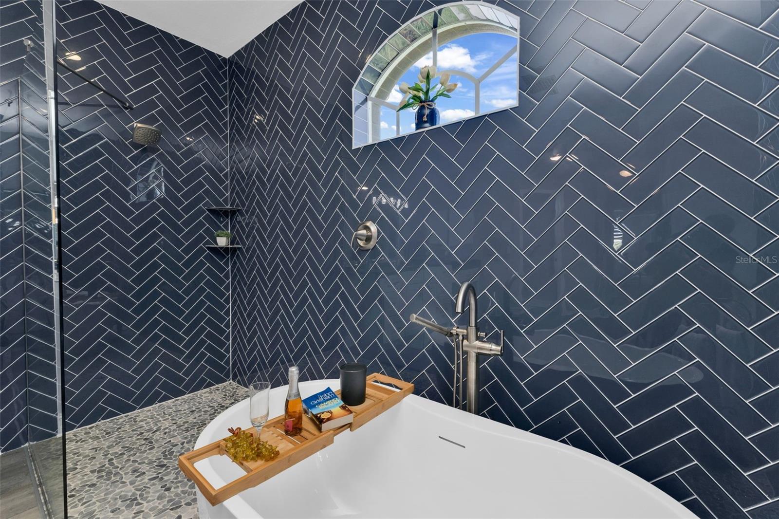 Image 65 of 90 For 360 Capri Isles Court