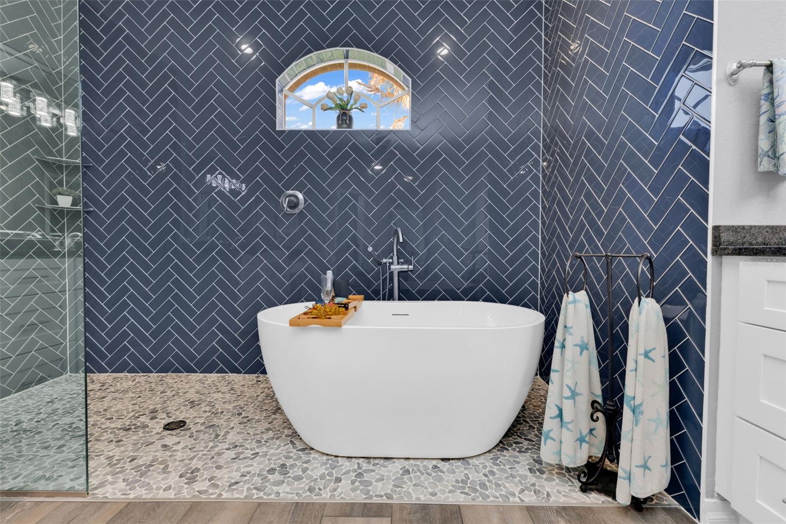 Image 66 of 90 For 360 Capri Isles Court