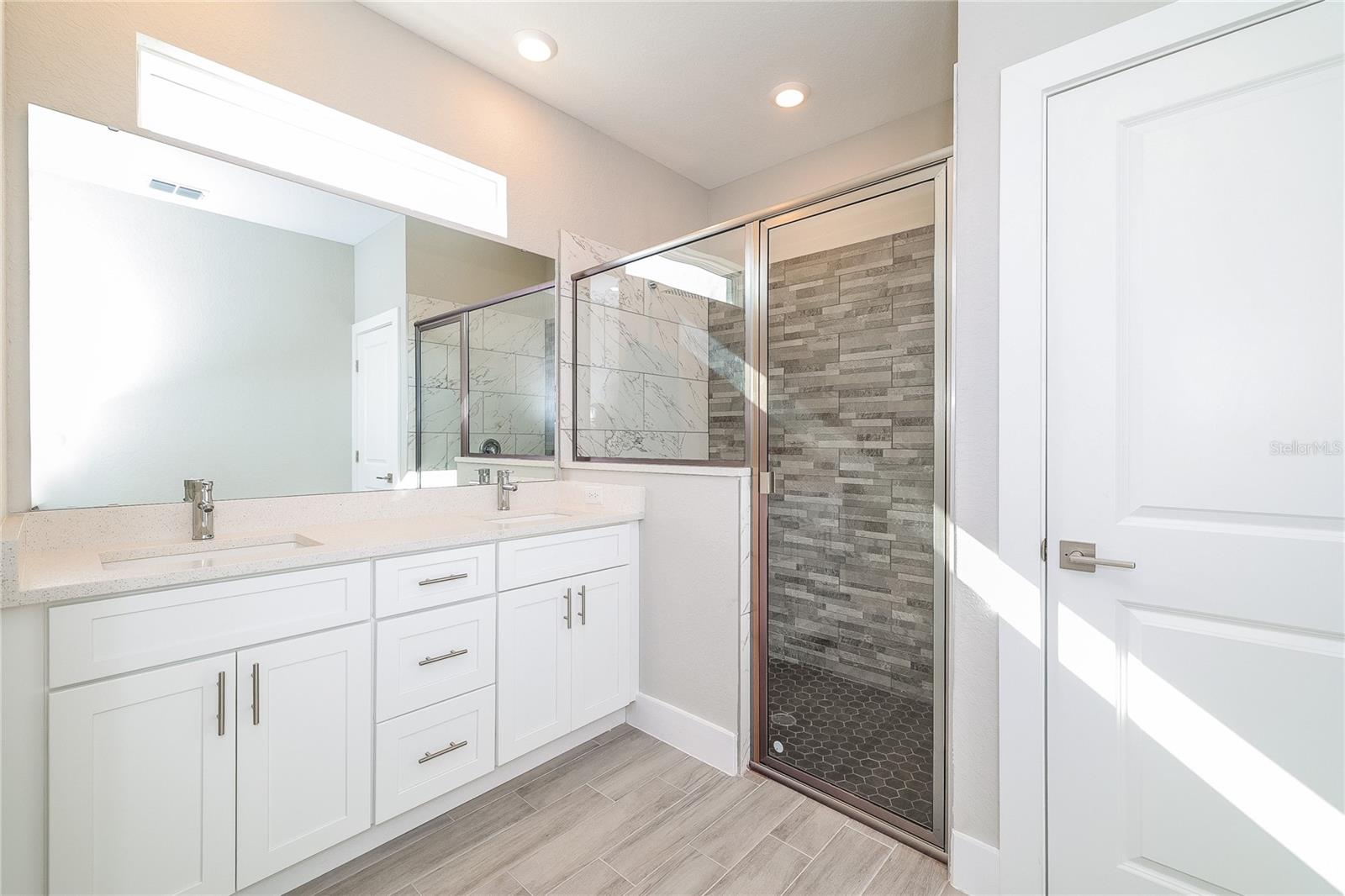 Image 10 of 13 For 1055 Desmoines Lane