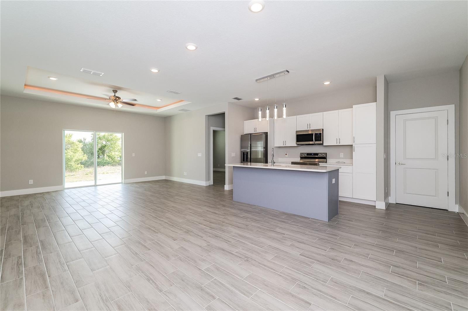 Image 5 of 13 For 1055 Desmoines Lane