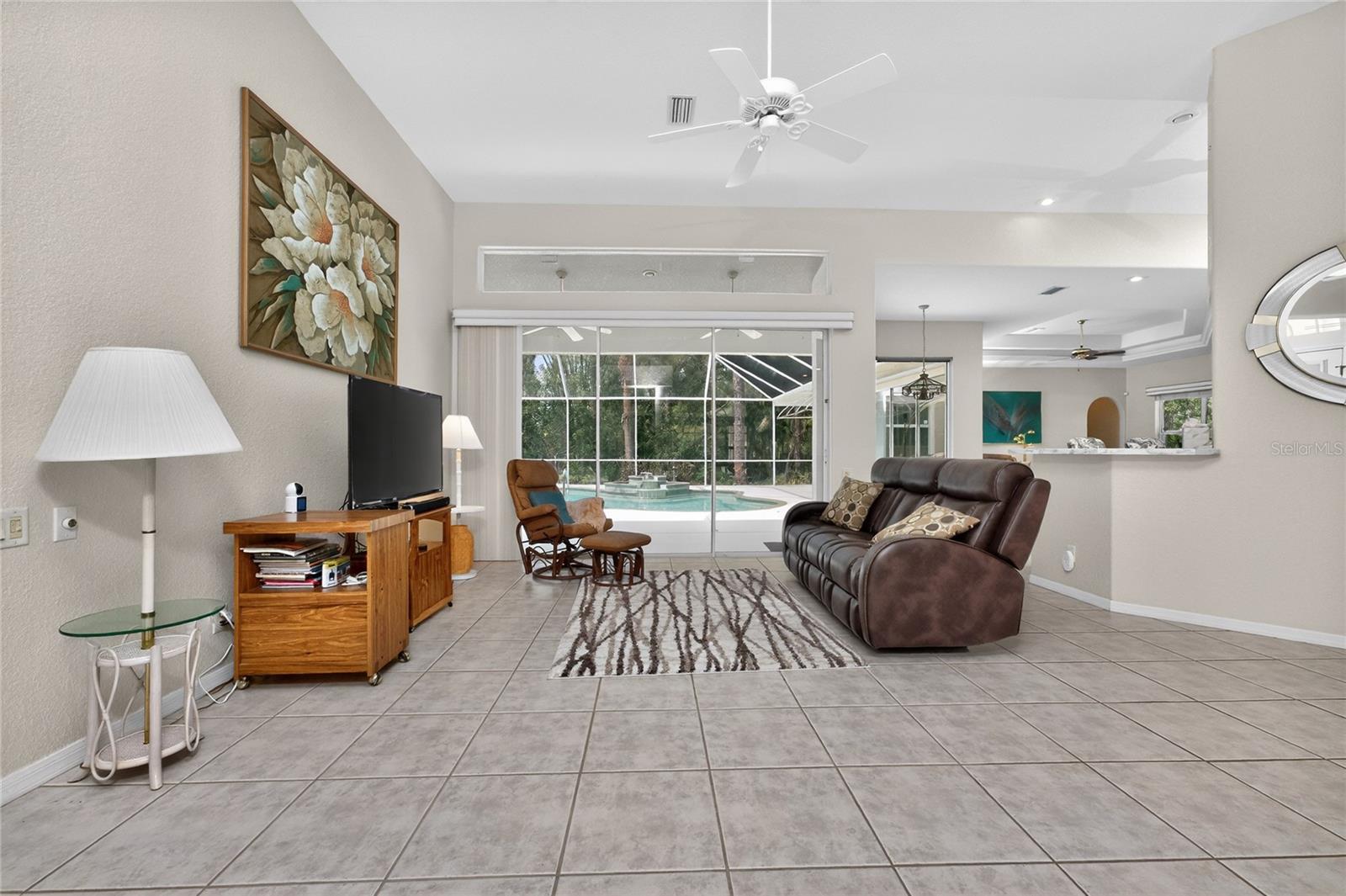 Image 11 of 76 For 1009 Beach Street