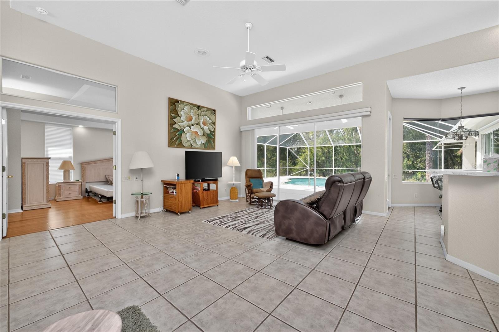 Image 12 of 76 For 1009 Beach Street