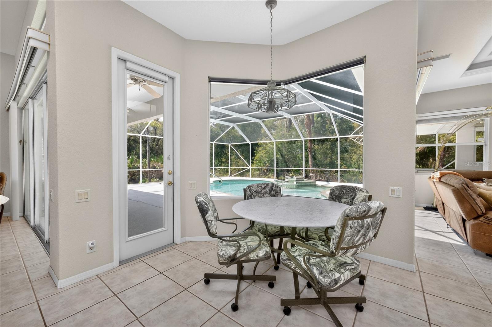 Image 13 of 76 For 1009 Beach Street