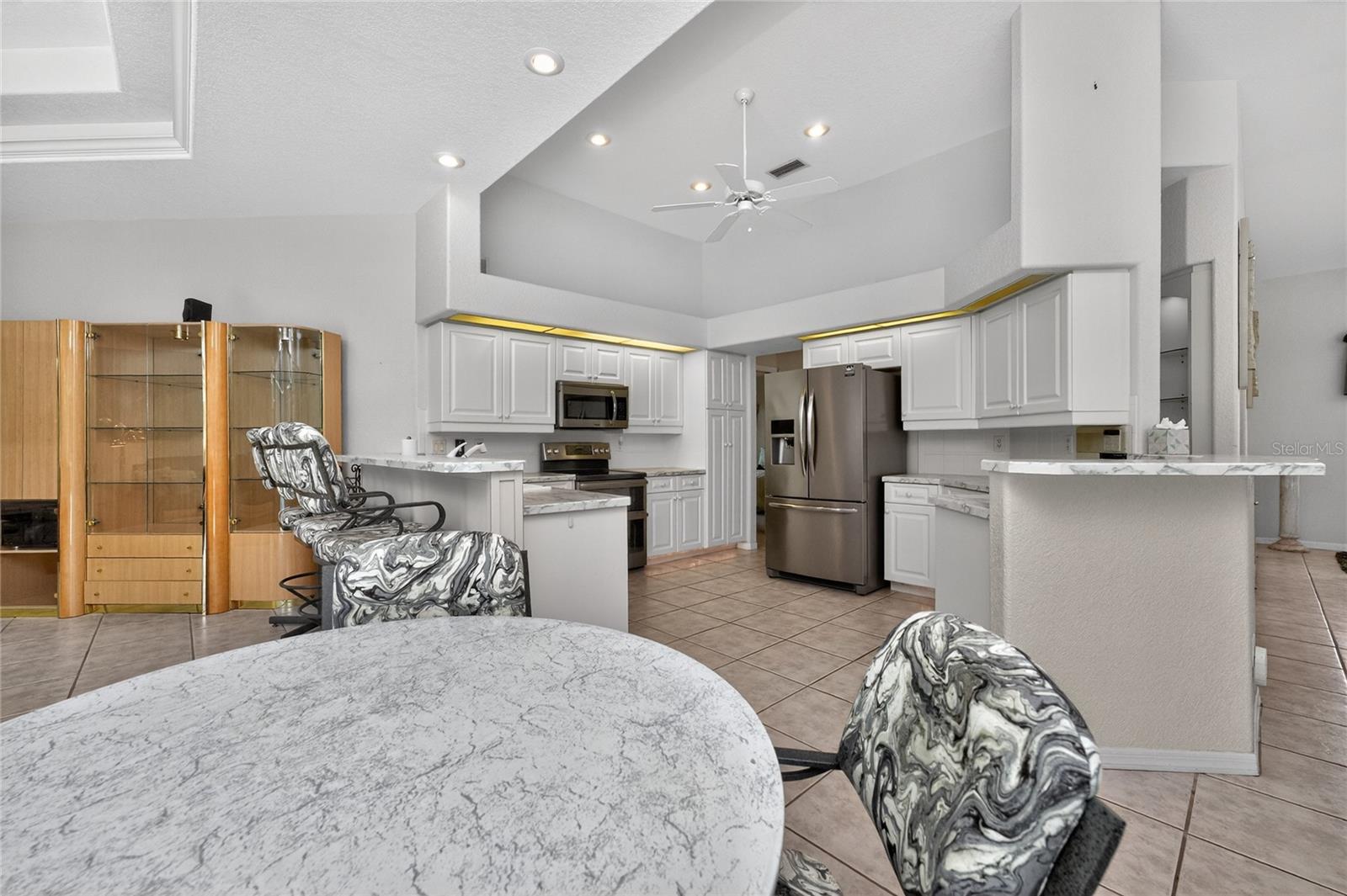 Image 14 of 76 For 1009 Beach Street