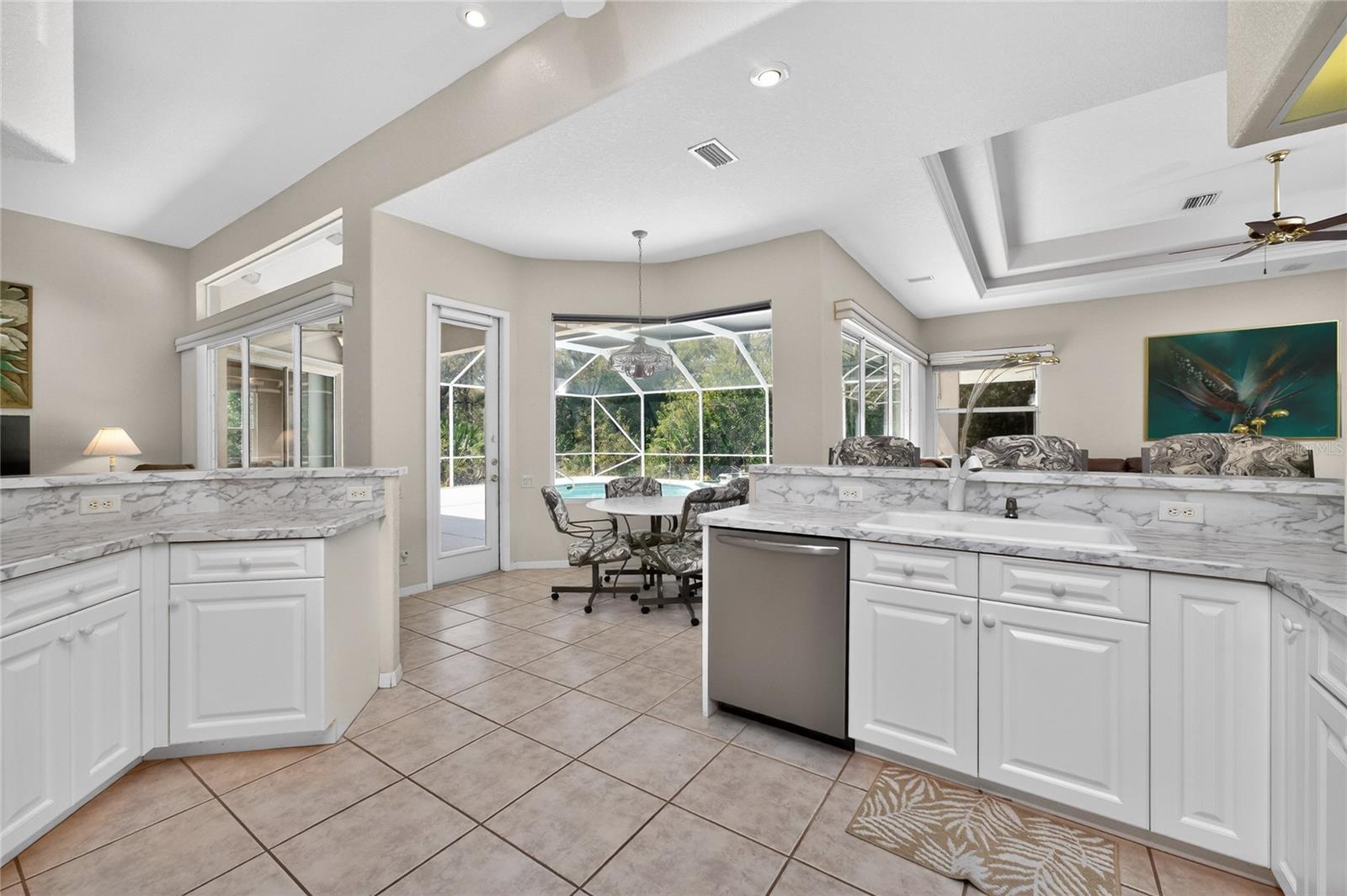 Image 17 of 76 For 1009 Beach Street