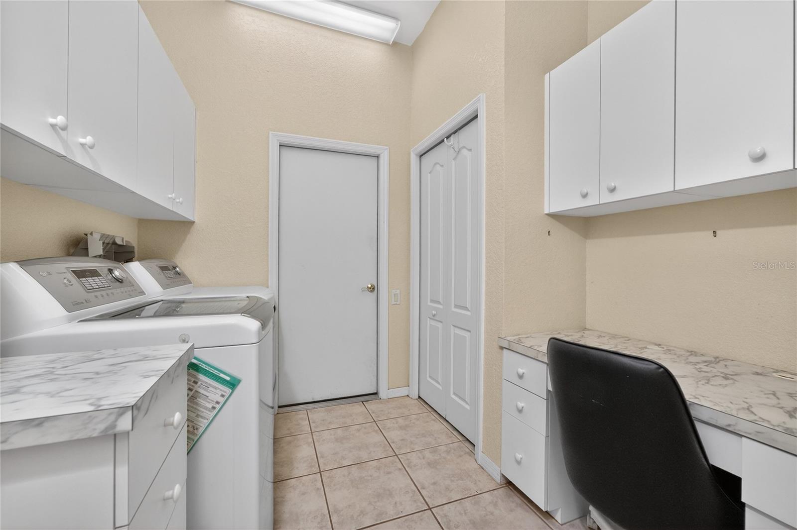 Image 32 of 76 For 1009 Beach Street