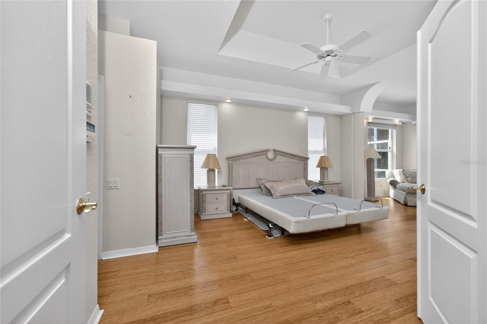 Image 33 of 76 For 1009 Beach Street