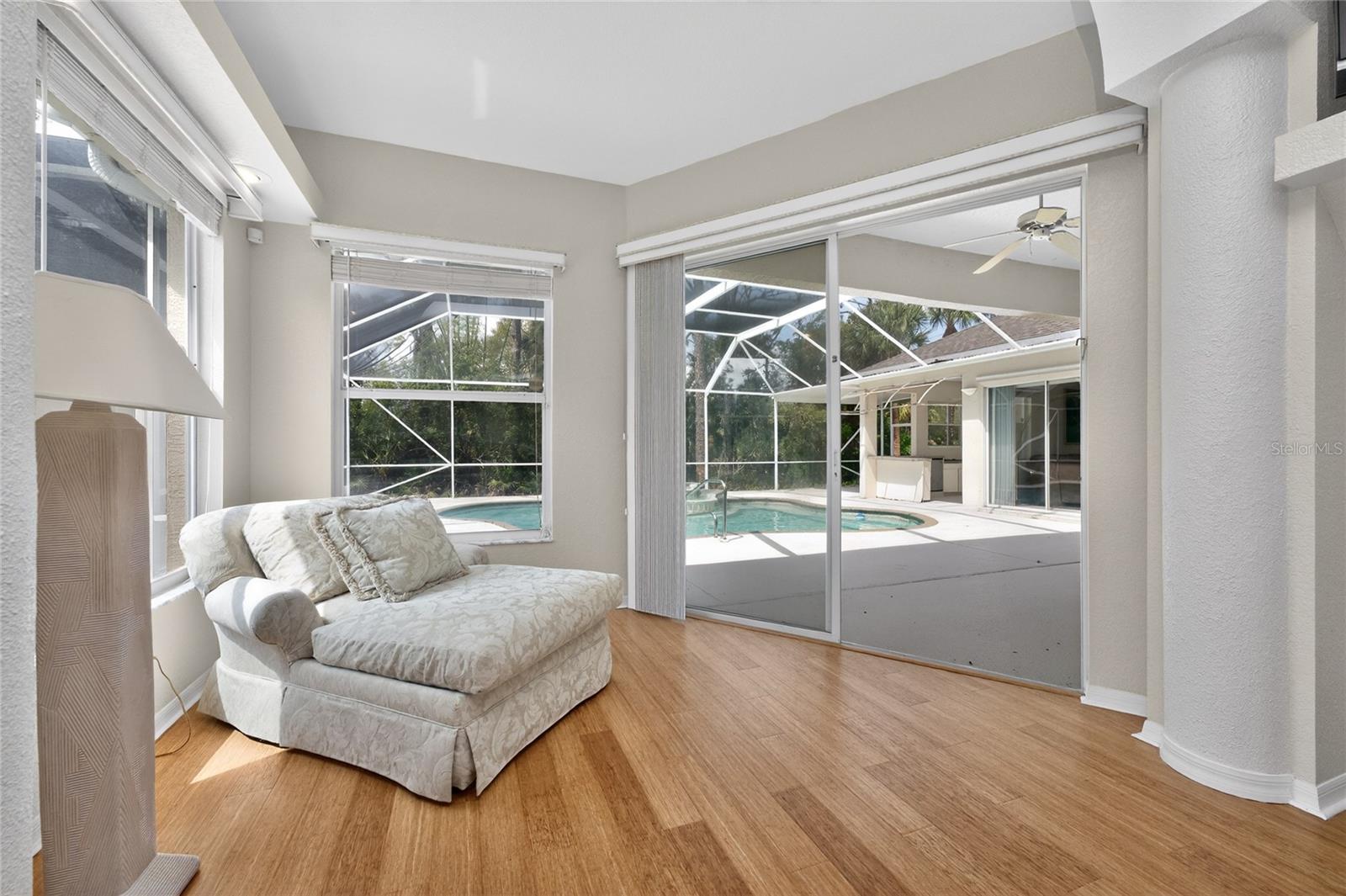 Image 35 of 76 For 1009 Beach Street