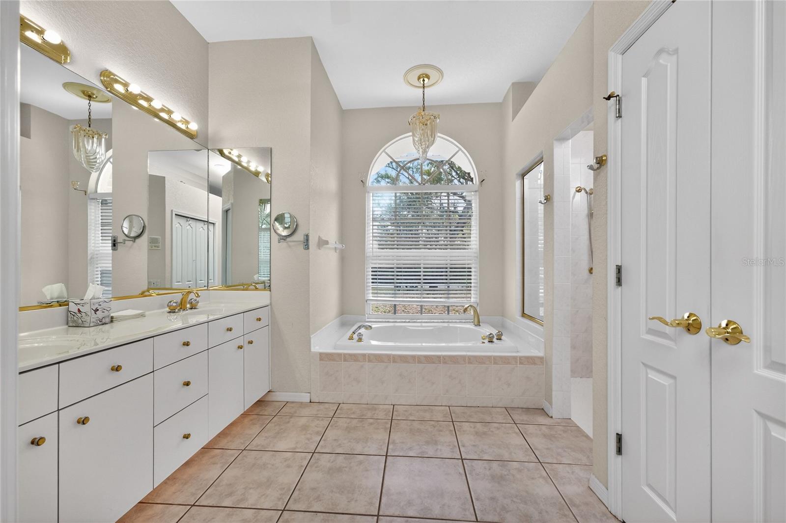 Image 39 of 76 For 1009 Beach Street