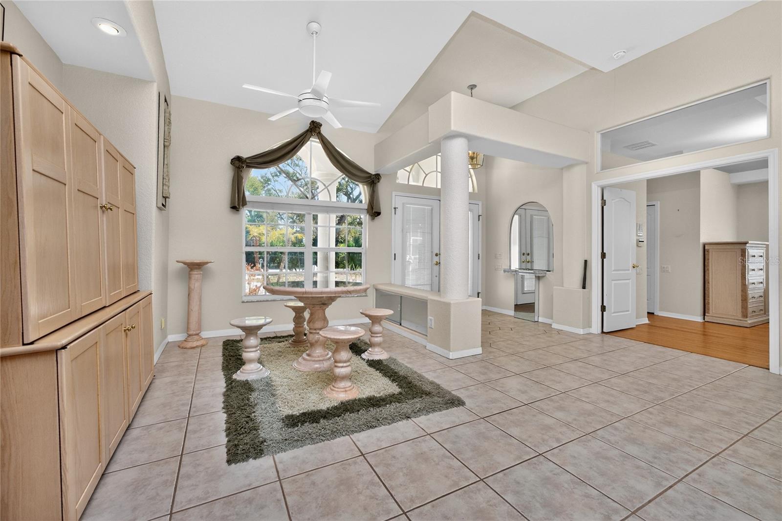 Image 9 of 76 For 1009 Beach Street