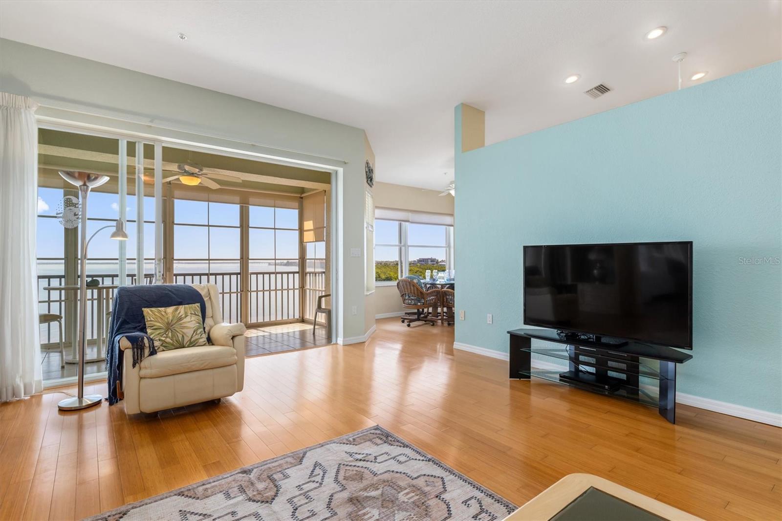 Image 15 of 48 For 200 Harbor Walk Drive 354