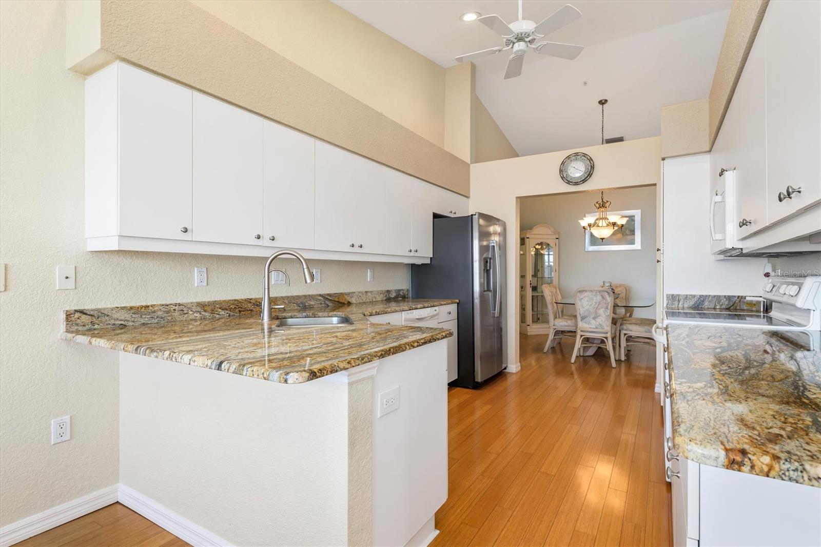 Image 17 of 48 For 200 Harbor Walk Drive 354