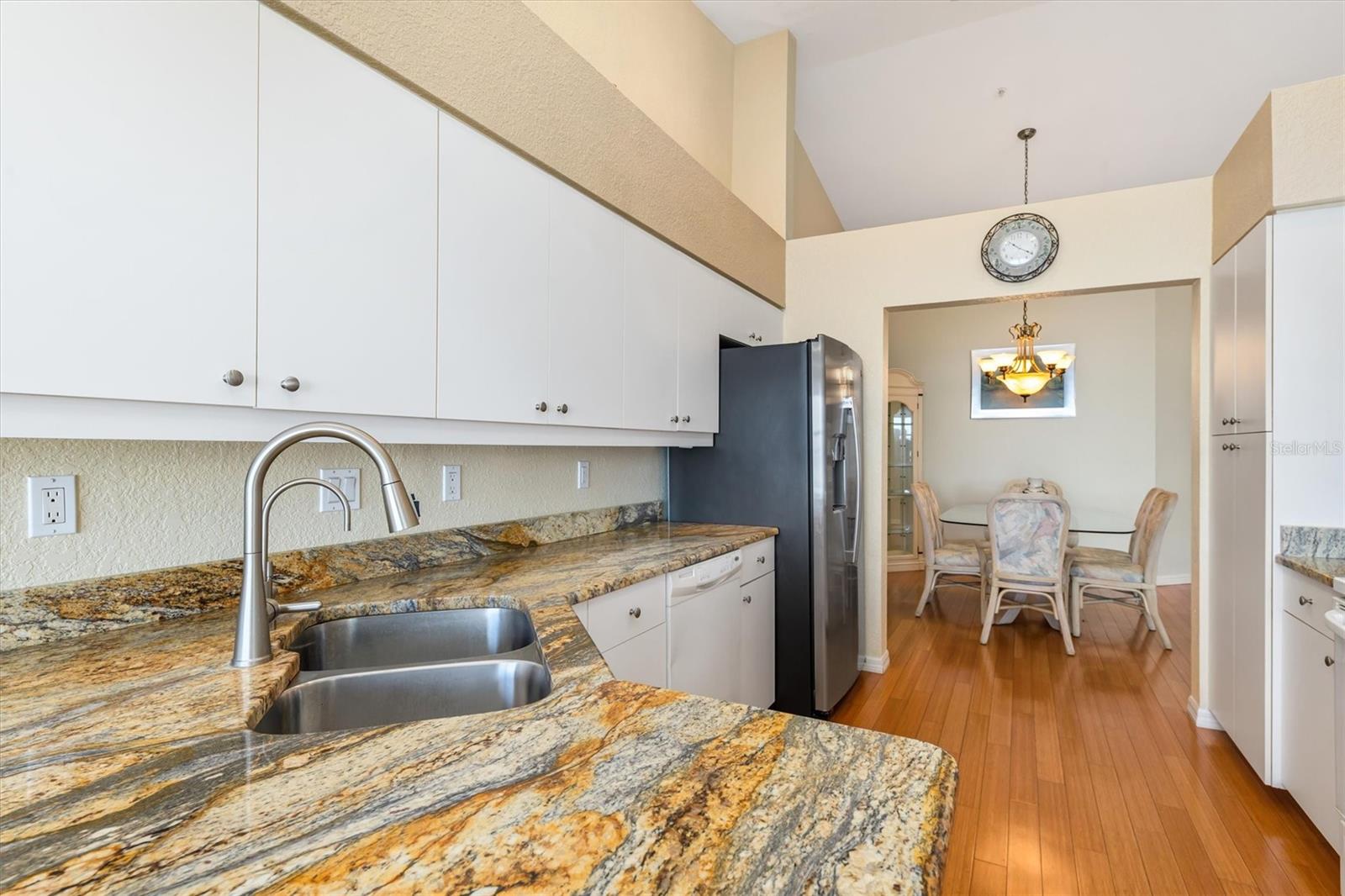 Image 18 of 48 For 200 Harbor Walk Drive 354