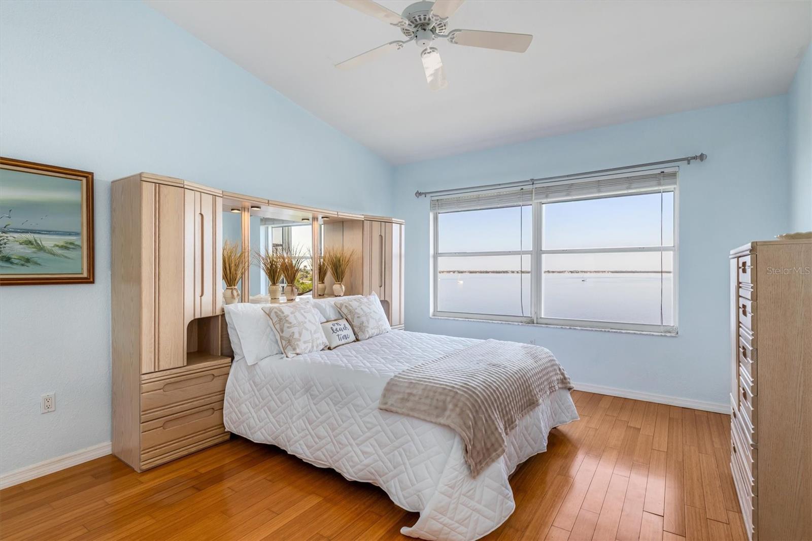 Image 20 of 48 For 200 Harbor Walk Drive 354