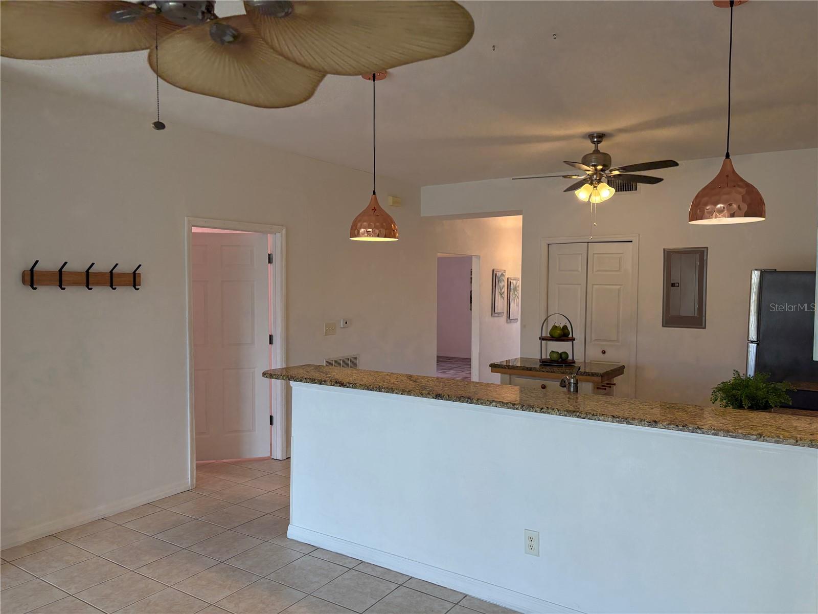 Image 12 of 41 For 2002 Bal Harbor Boulevard 312