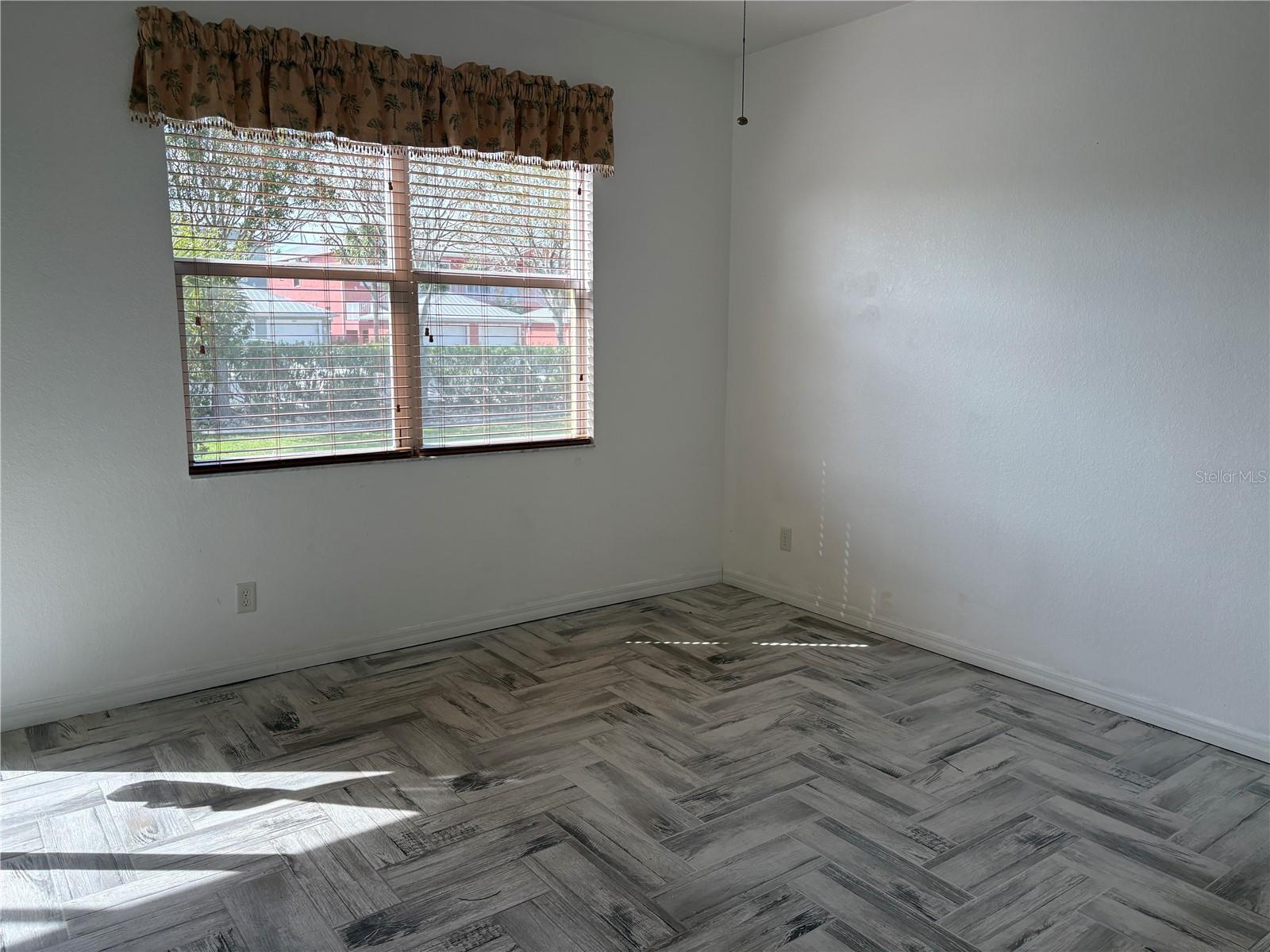 Image 22 of 41 For 2002 Bal Harbor Boulevard 312