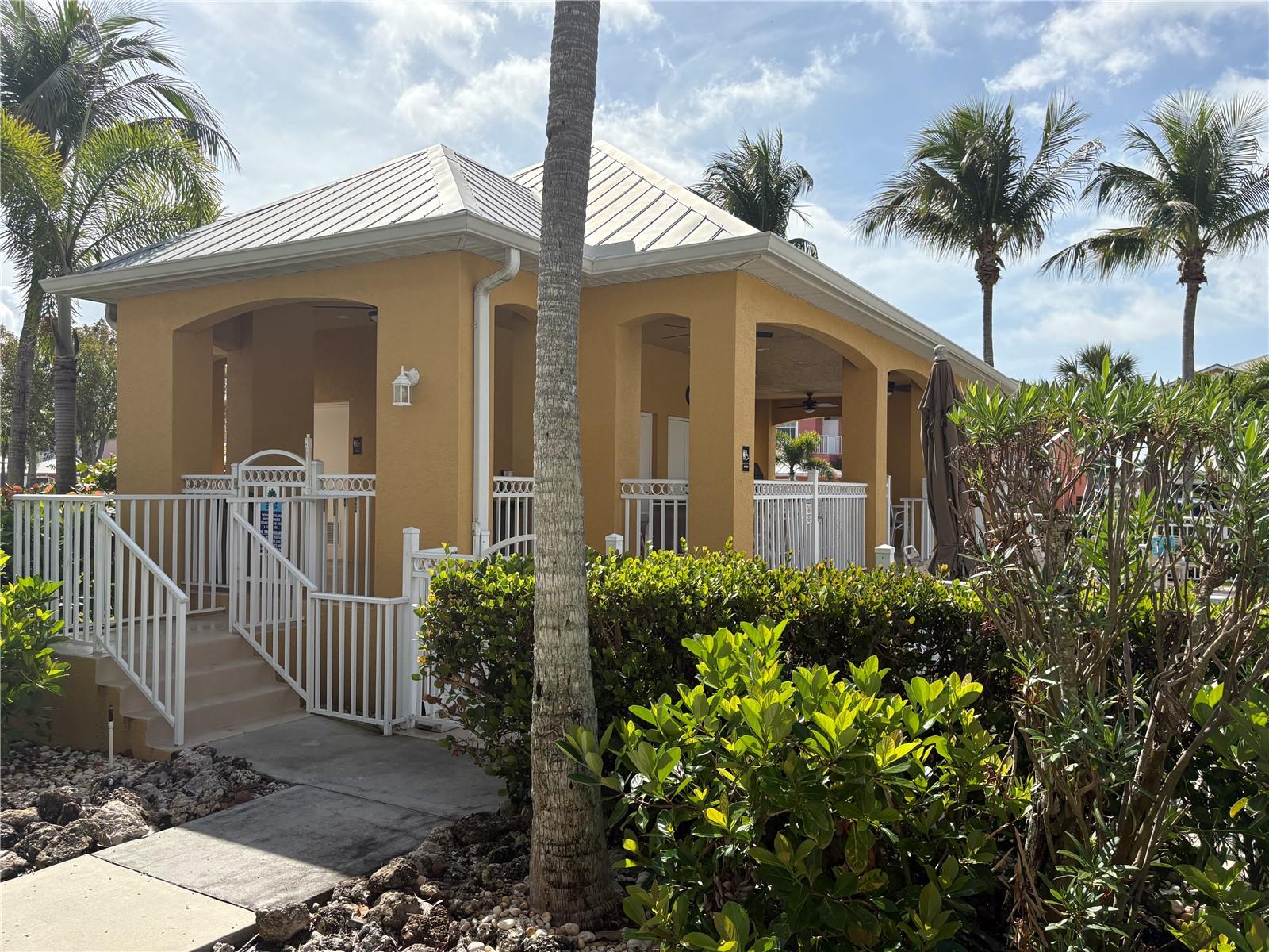 Image 37 of 41 For 2002 Bal Harbor Boulevard 312