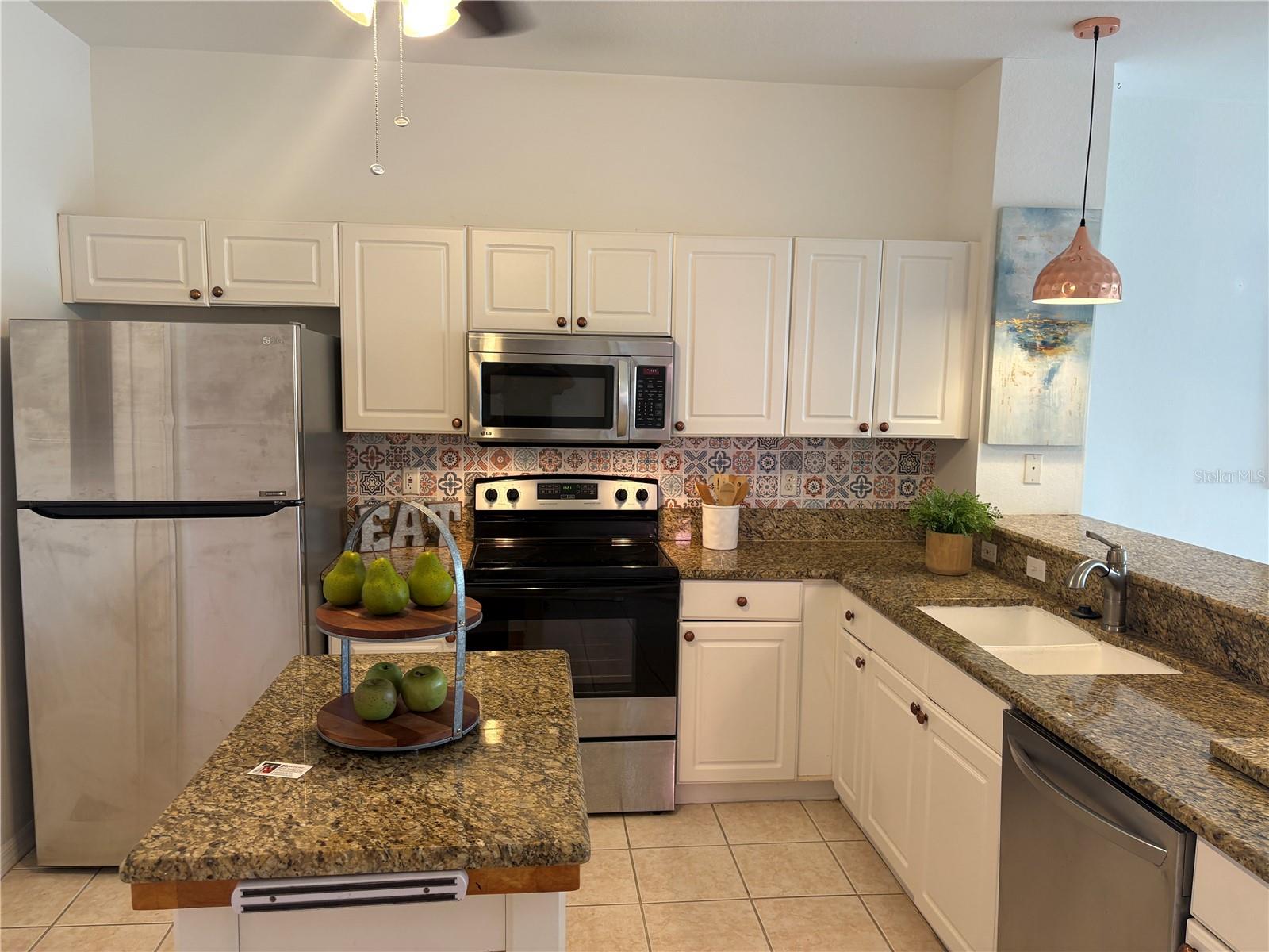 Image 8 of 41 For 2002 Bal Harbor Boulevard 312