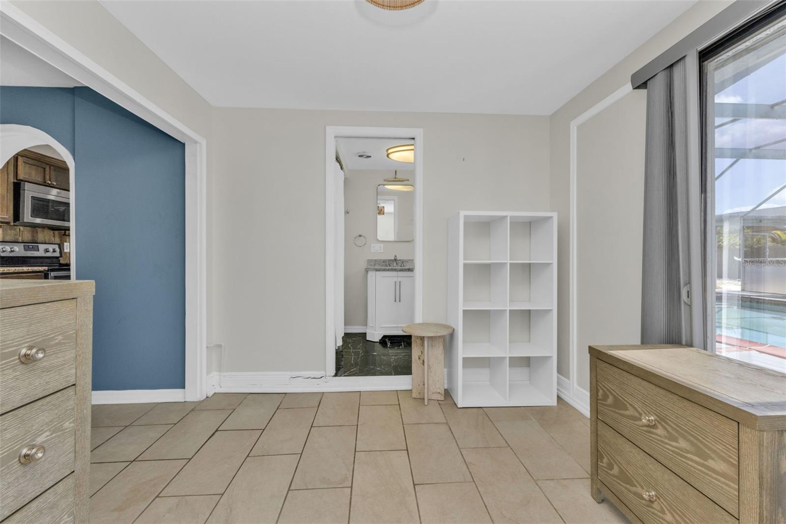 Image 16 of 40 For 923 Linnaen Terrace Nw