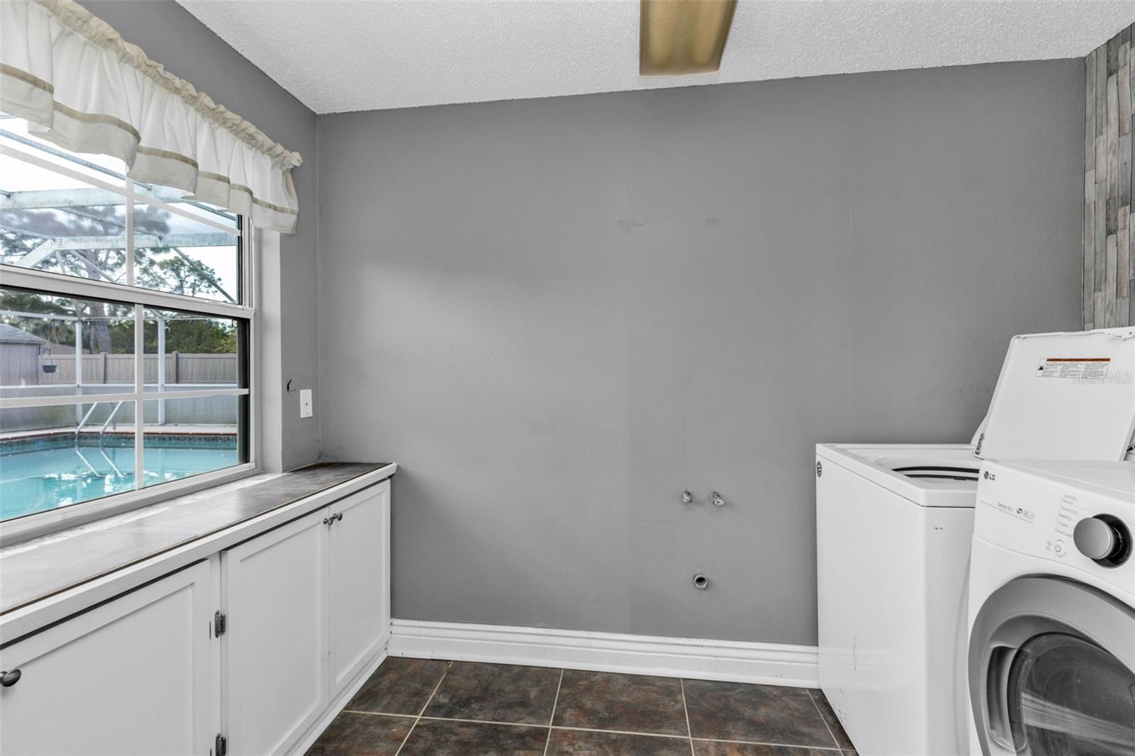 Image 27 of 40 For 923 Linnaen Terrace Nw