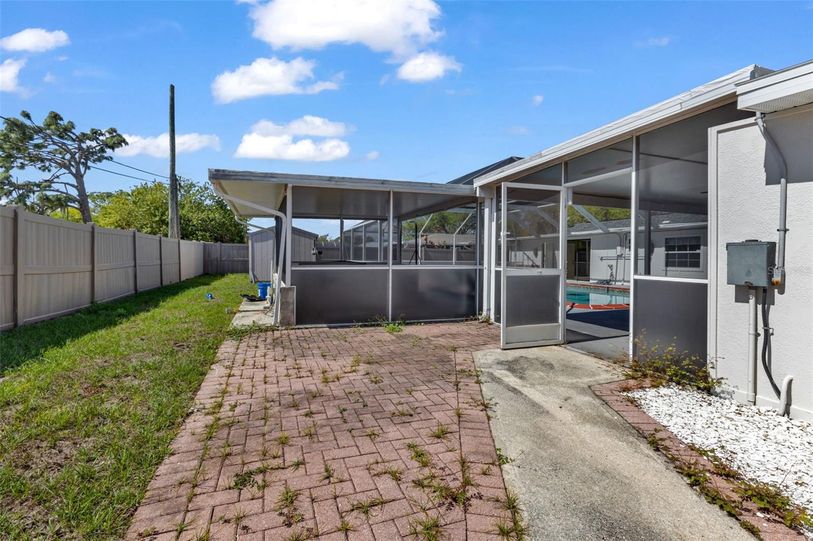 Image 37 of 40 For 923 Linnaen Terrace Nw