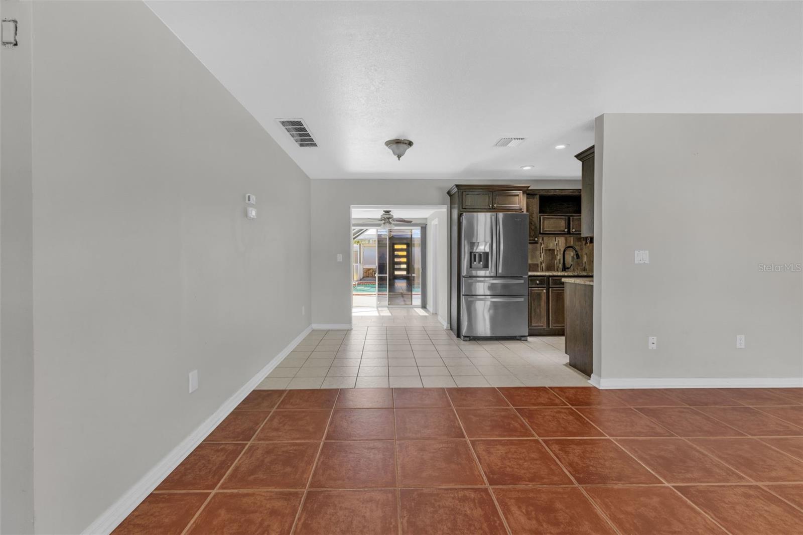 Image 5 of 40 For 923 Linnaen Terrace Nw