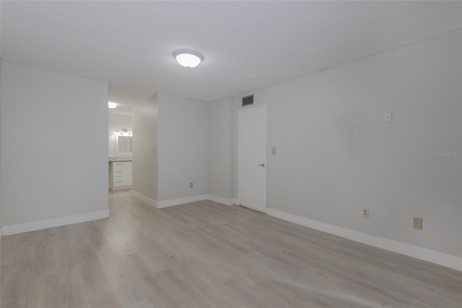 Image 21 of 28 For 9150 Fontainebleau Blvd