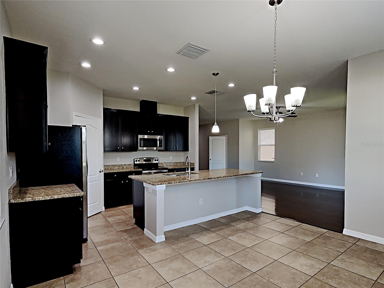 Image 4 of 23 For 7226 Lumber Port Drive