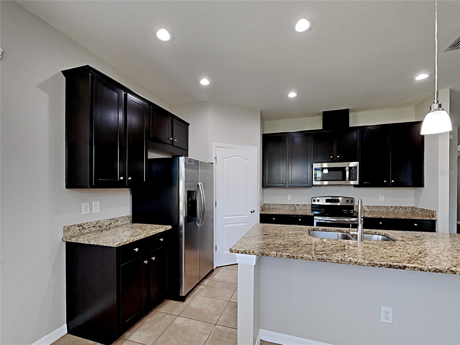 Image 5 of 23 For 7226 Lumber Port Drive