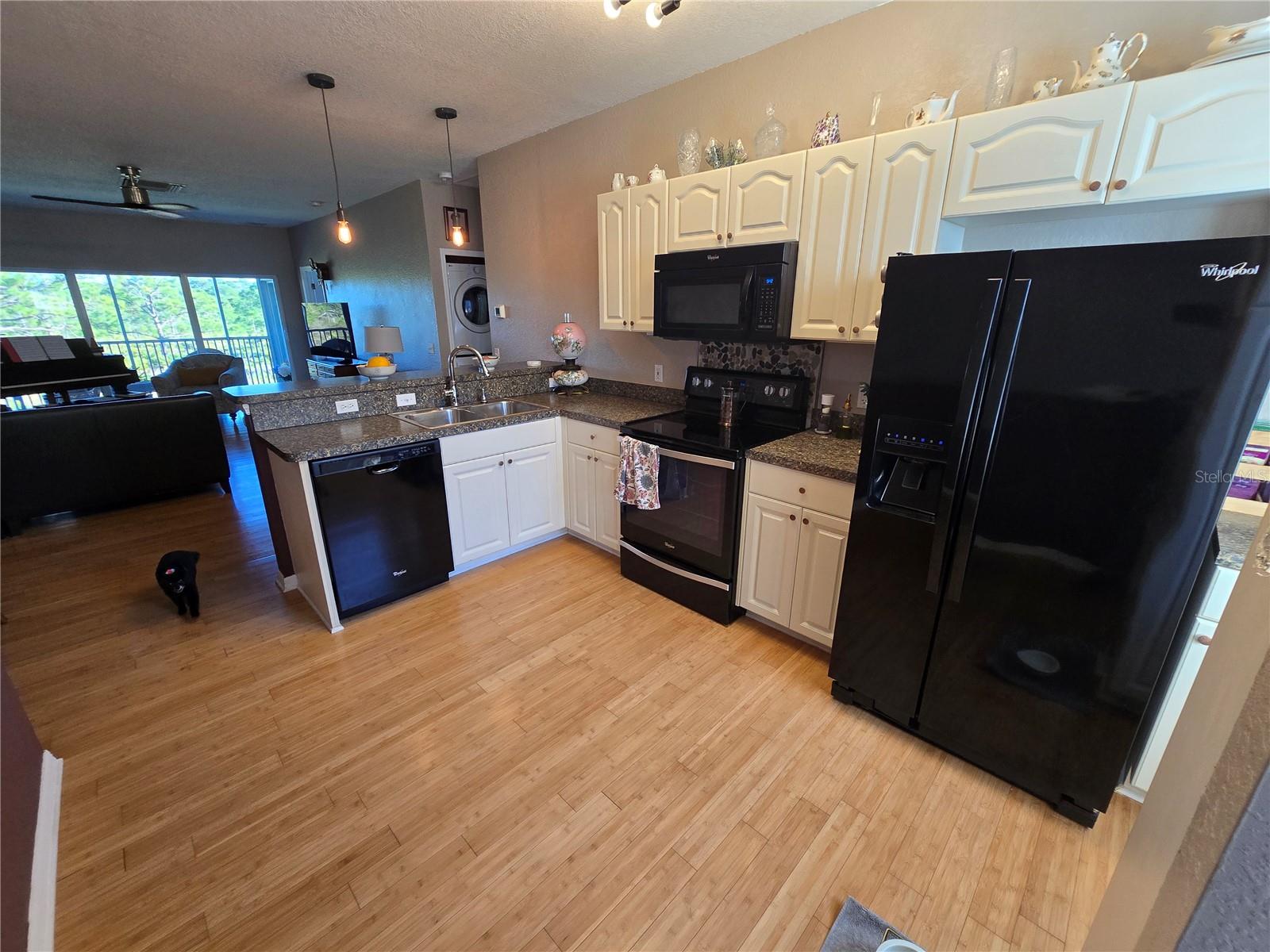 Image 12 of 32 For 3919 Cape Haze Drive 505