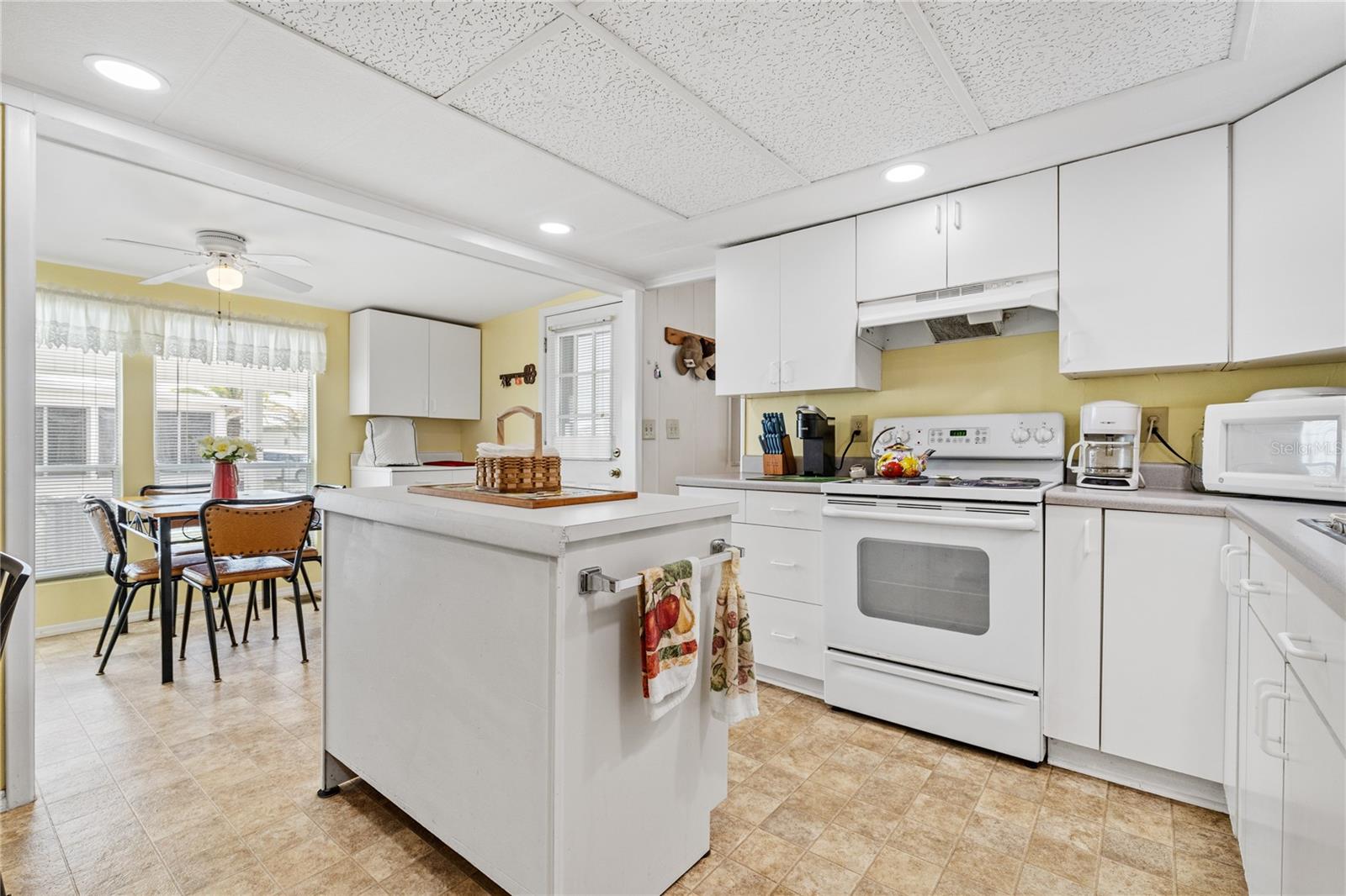 Image 17 of 43 For 203 Harvest Lane