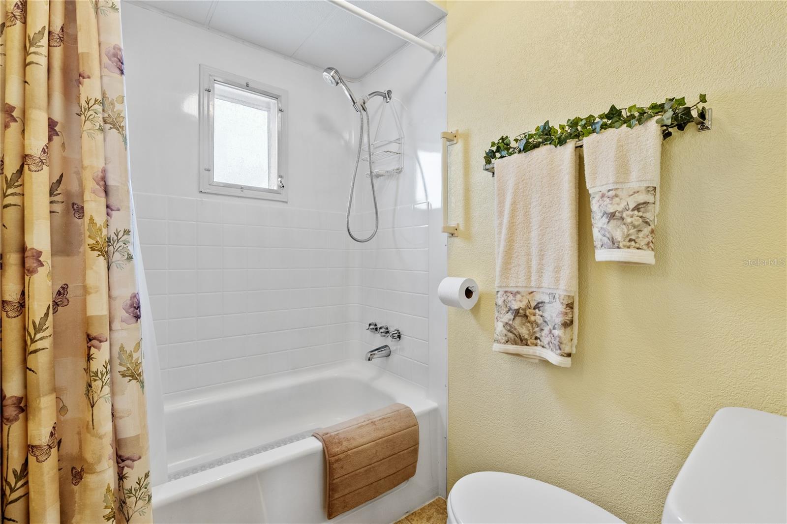 Image 25 of 43 For 203 Harvest Lane