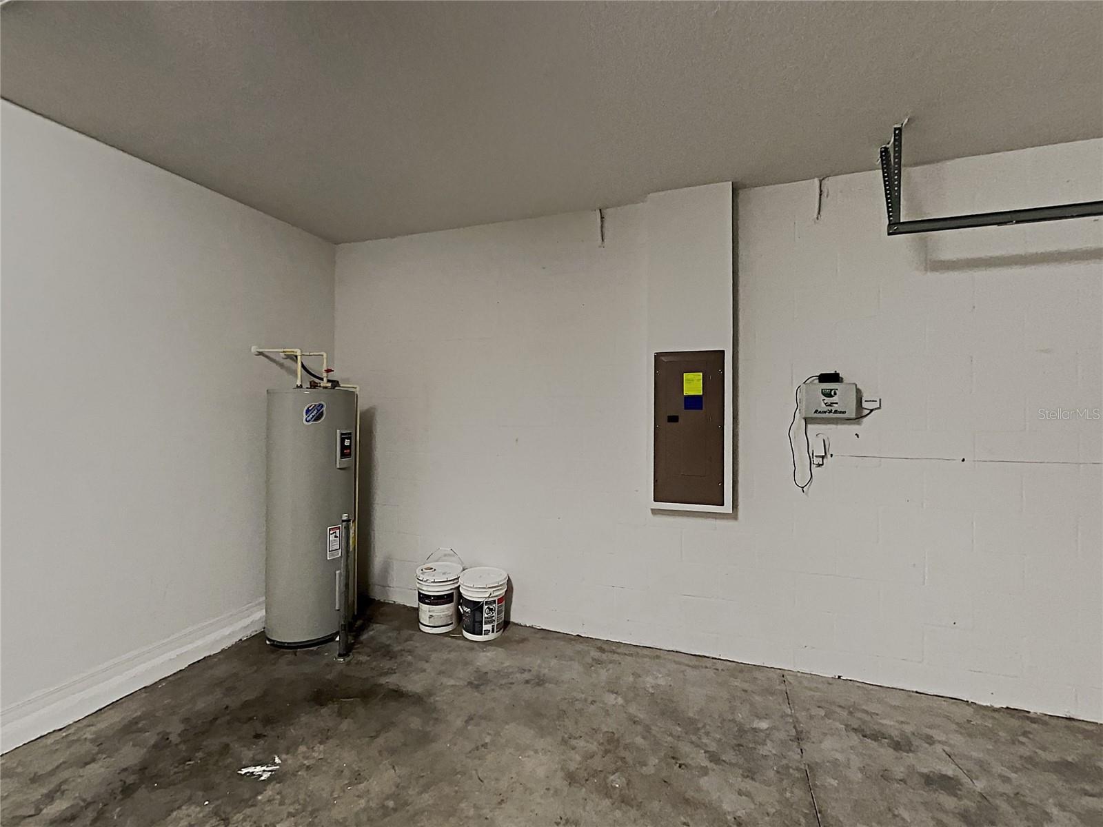 Image 33 of 51 For 15320 Broad Brush Drive