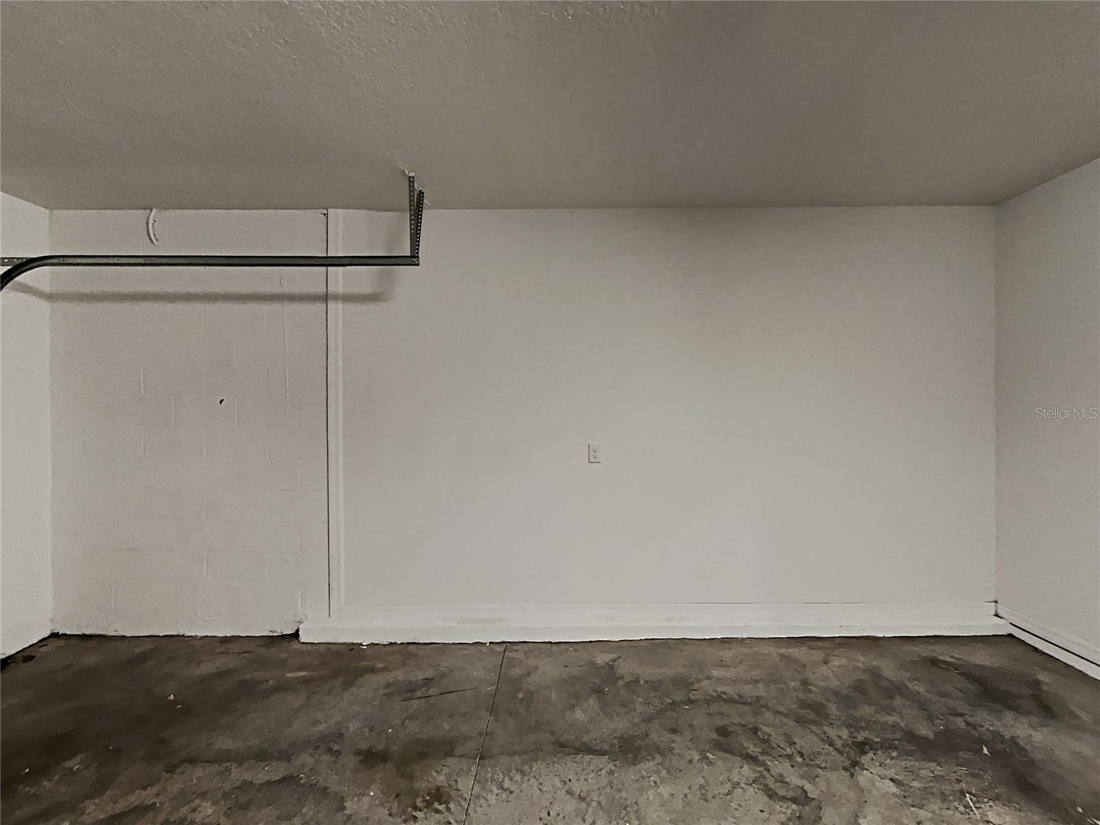 Image 34 of 51 For 15320 Broad Brush Drive